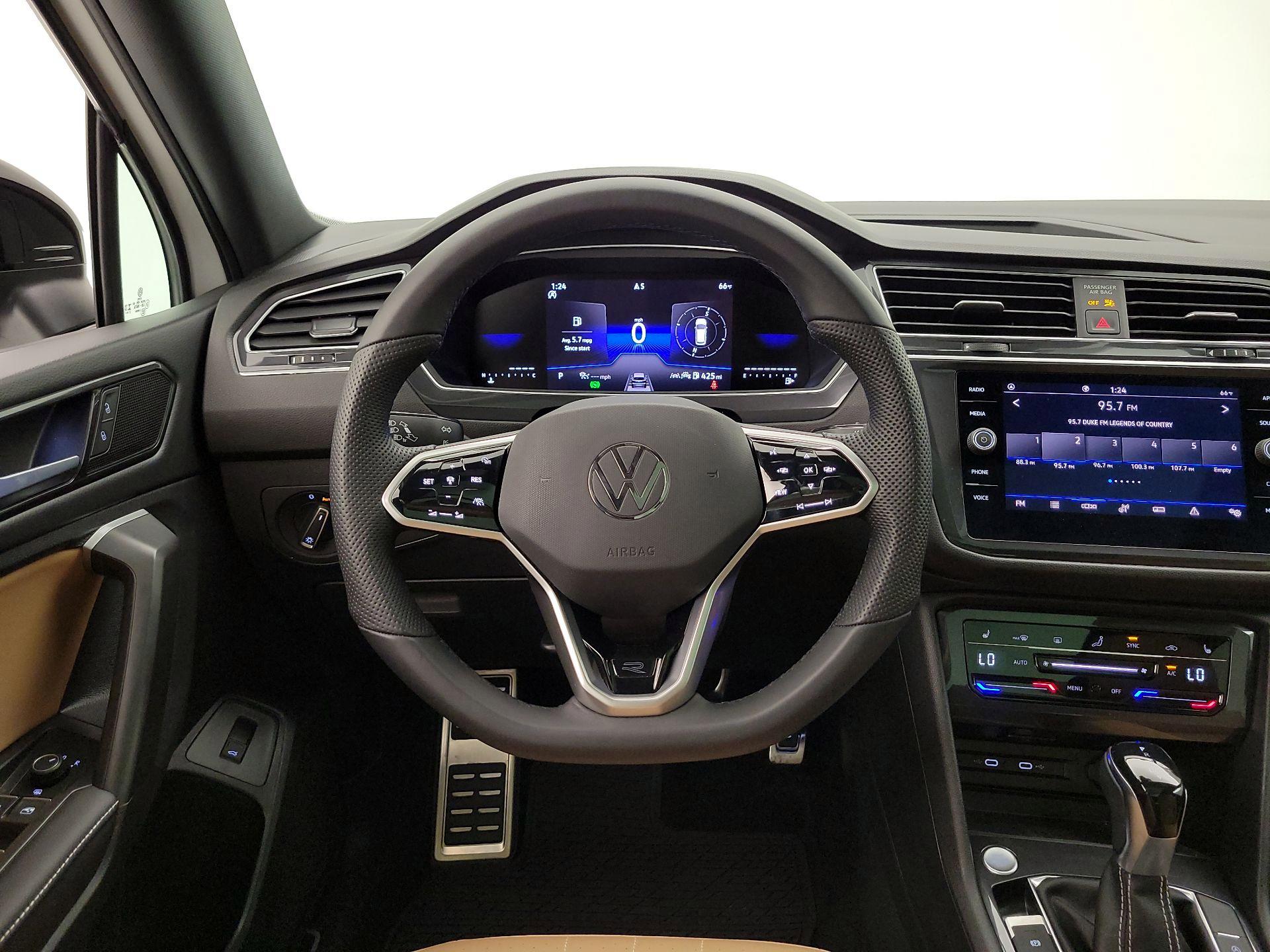 Thumbnail: 2024 Volkswagen Tiguan - 10