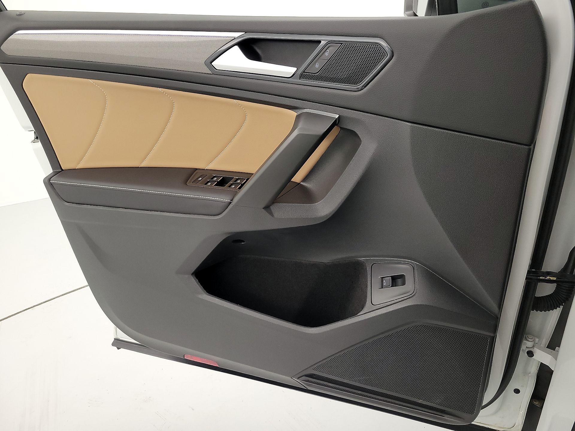 Thumbnail: 2024 Volkswagen Tiguan - 12