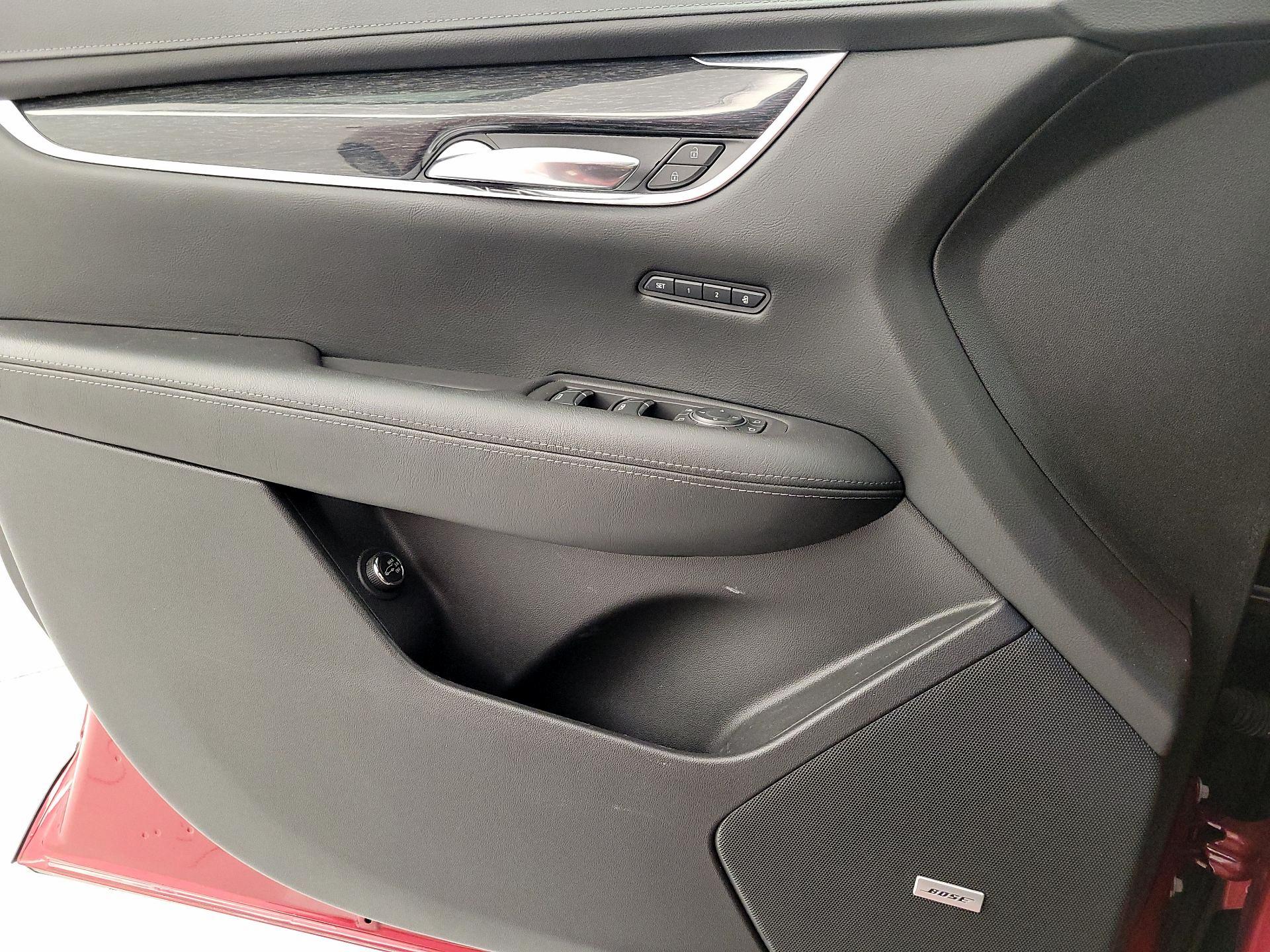 Thumbnail: 2021 Cadillac XT5 - 12