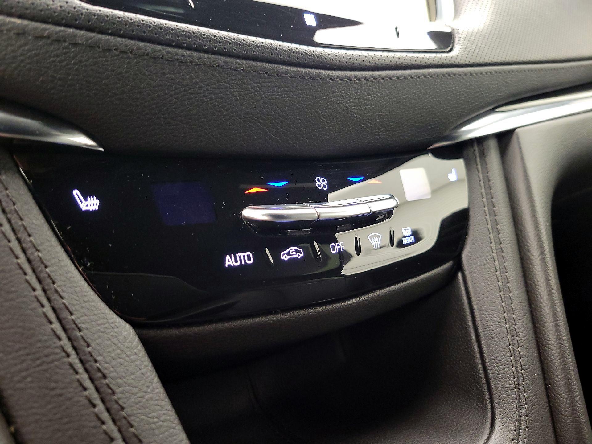 Thumbnail: 2021 Cadillac XT5 - 16