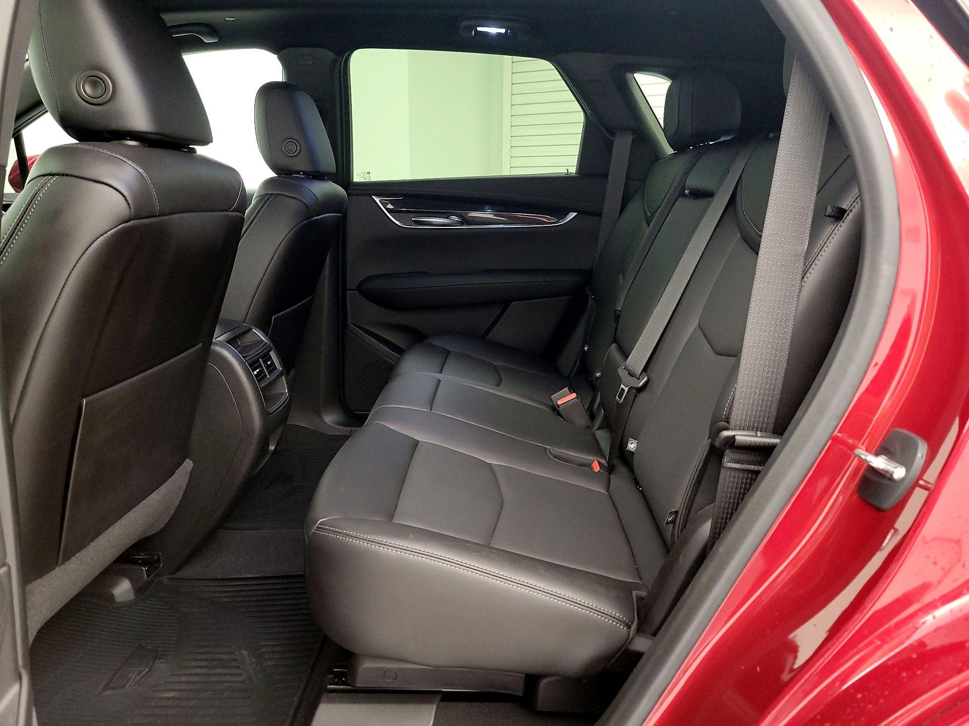 Thumbnail: 2021 Cadillac XT5 - 19