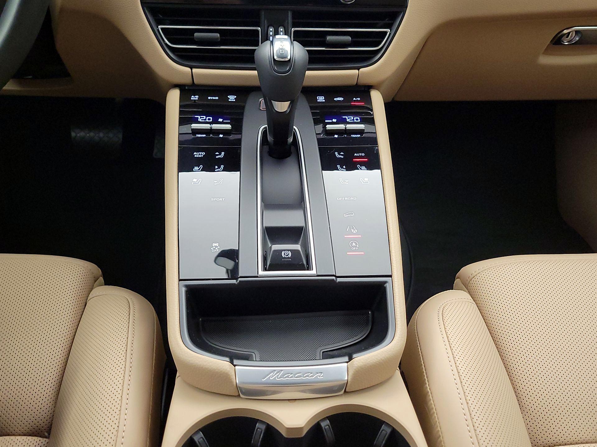 Thumbnail: 2025 Porsche Macan - 18