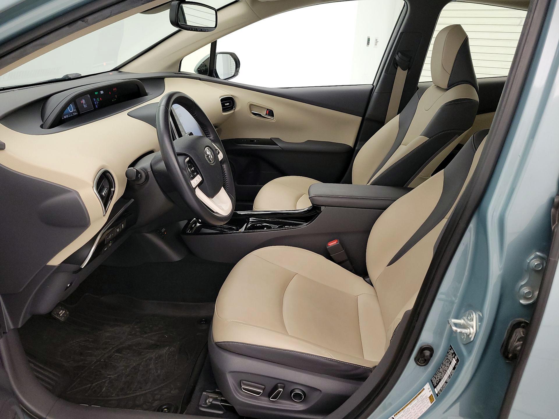 Thumbnail: 2018 Toyota Prius - 11