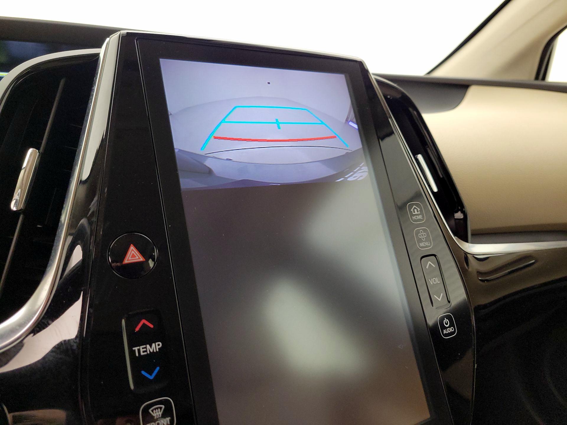 Thumbnail: 2018 Toyota Prius - 15