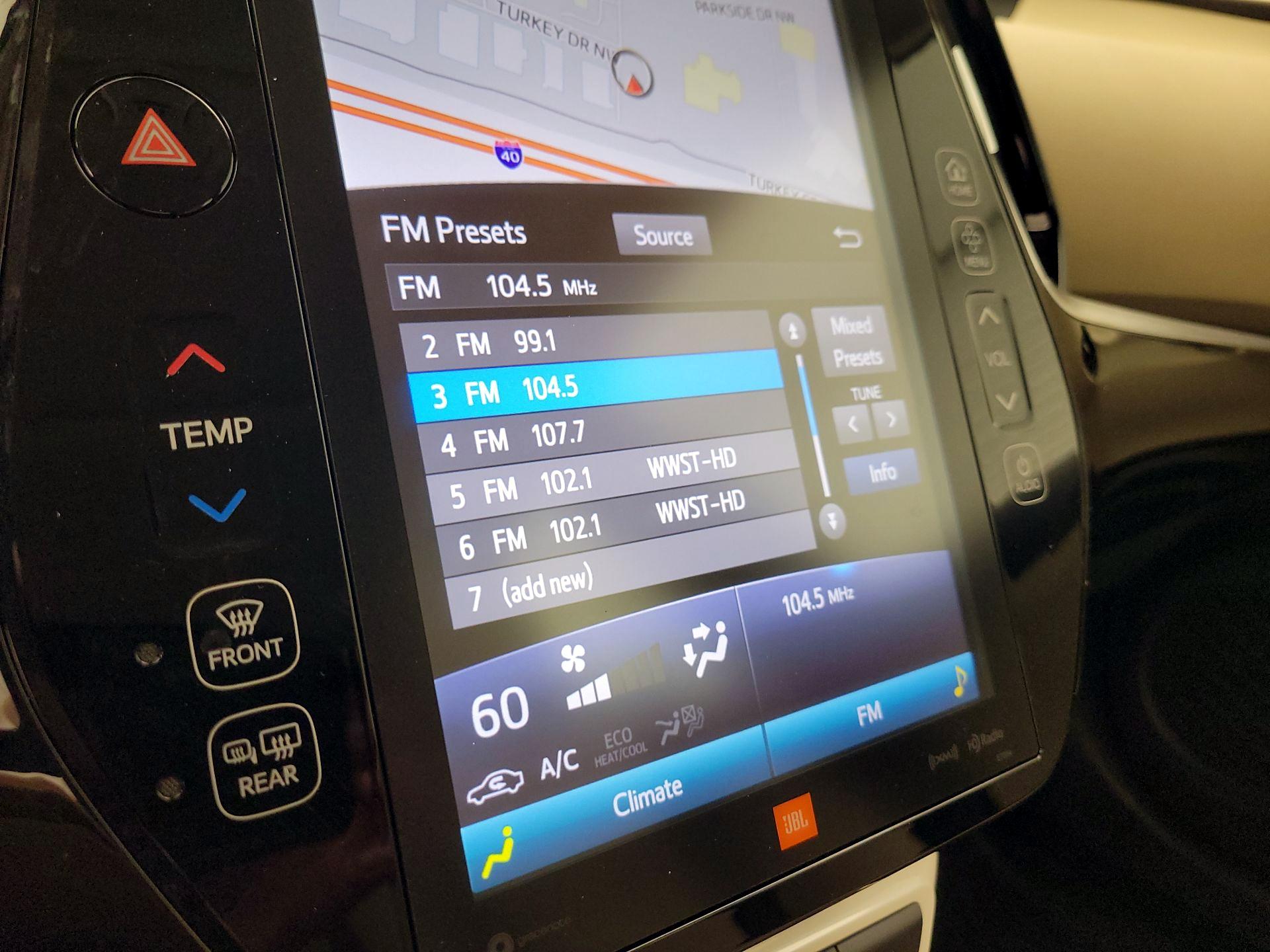 Thumbnail: 2018 Toyota Prius - 16