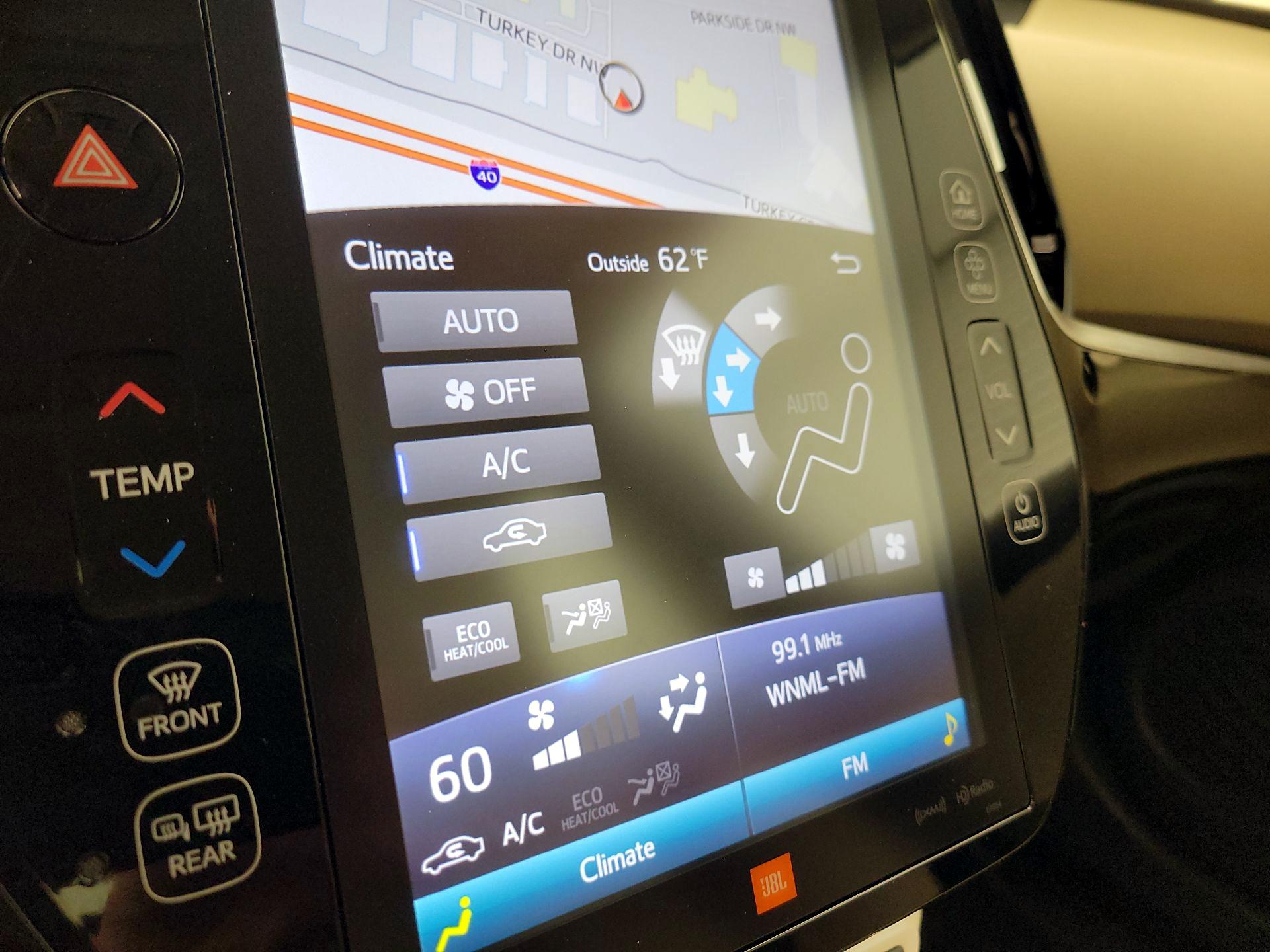 Thumbnail: 2018 Toyota Prius - 17