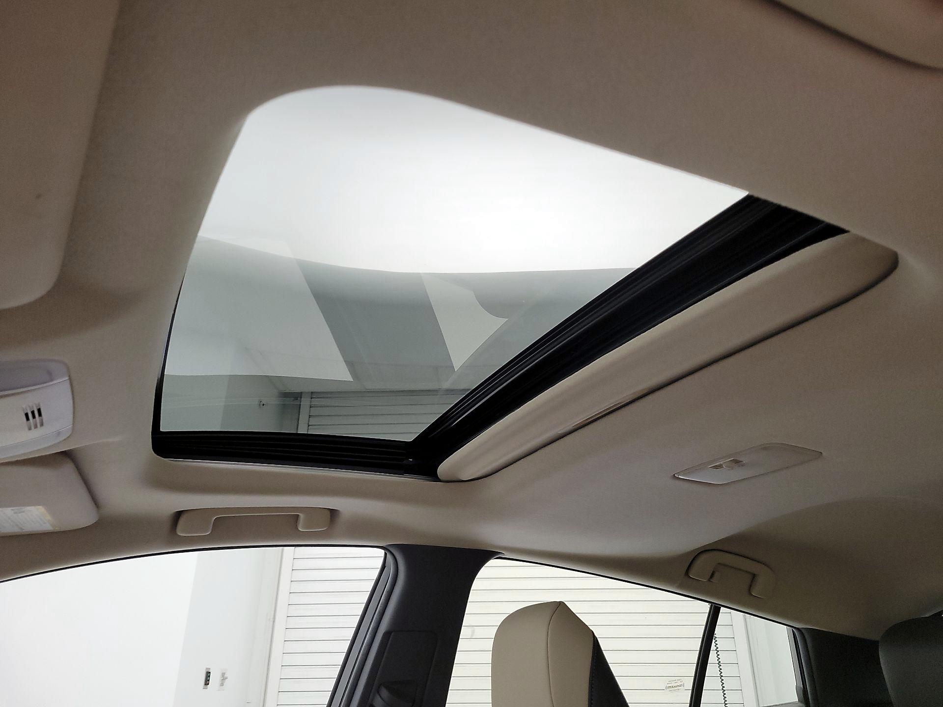 Thumbnail: 2018 Toyota Prius - 19