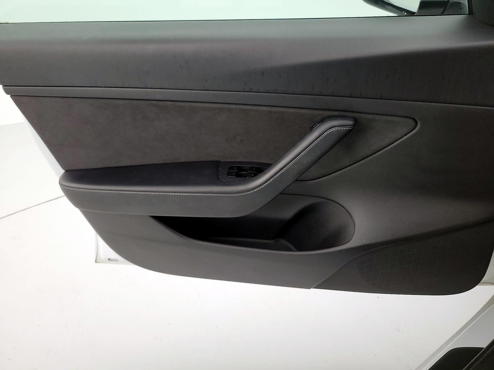 Thumbnail: 2021 Tesla Model 3 - 12