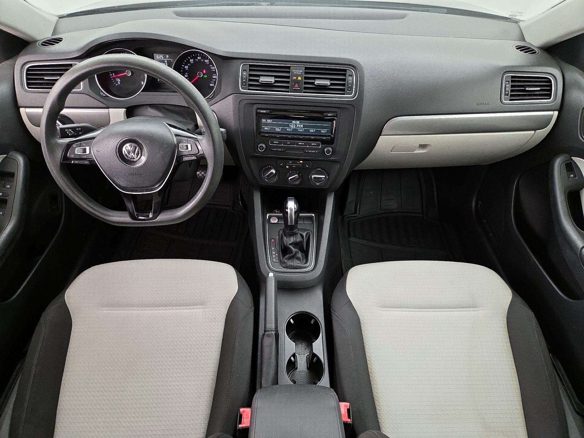 Thumbnail: 2015 Volkswagen Jetta - 9