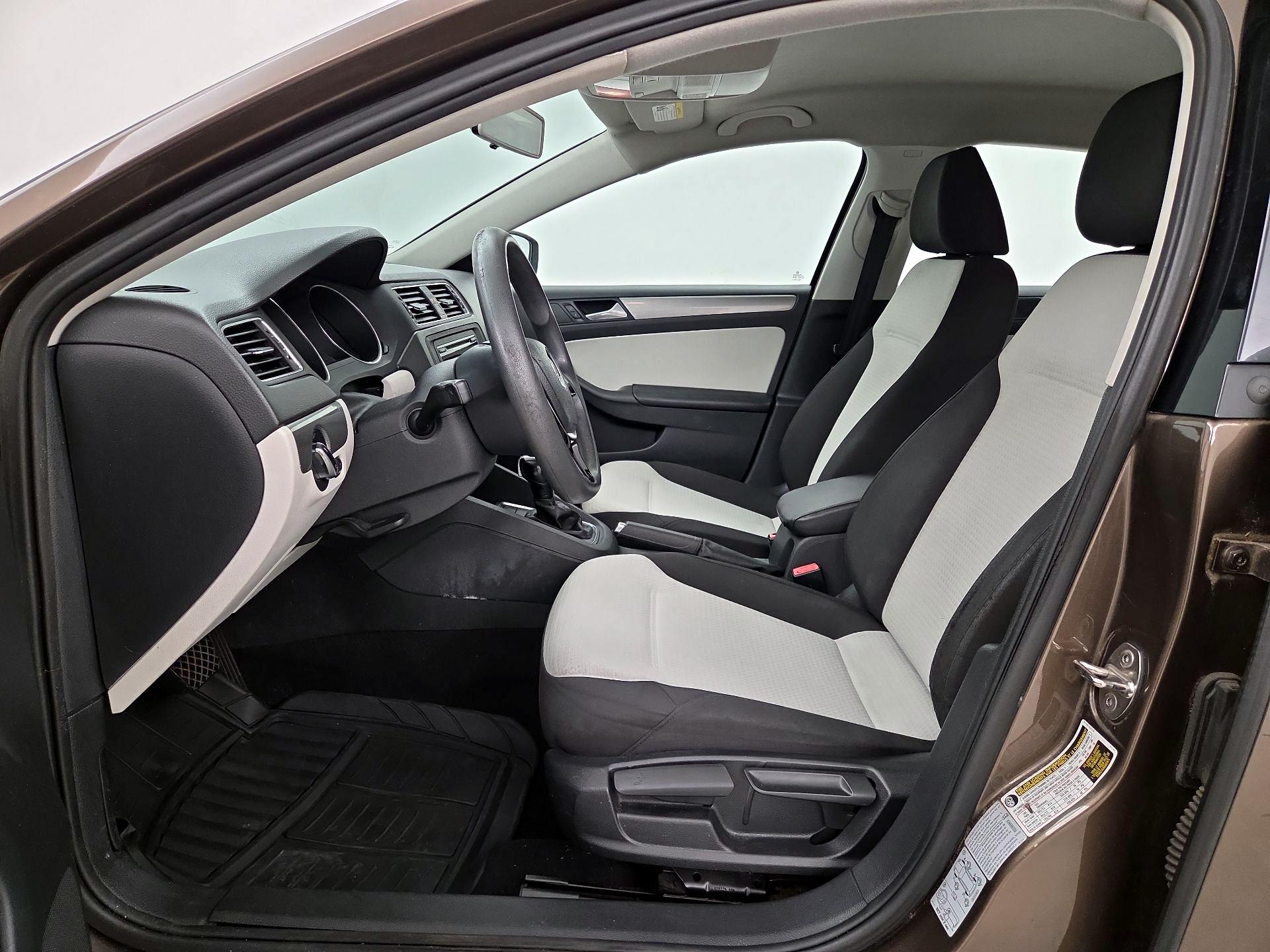 Thumbnail: 2015 Volkswagen Jetta - 11