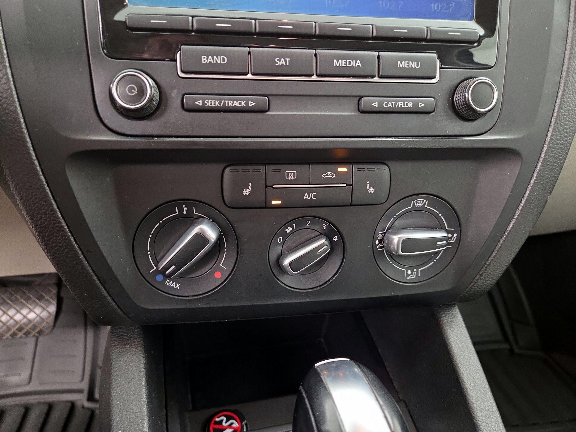 Thumbnail: 2015 Volkswagen Jetta - 15