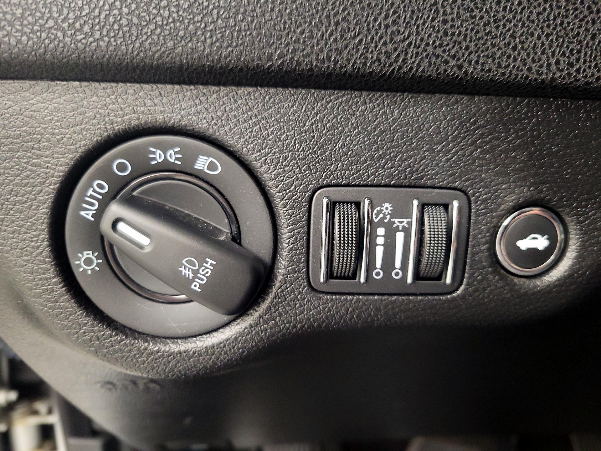 Thumbnail: 2022 Dodge Charger - 13