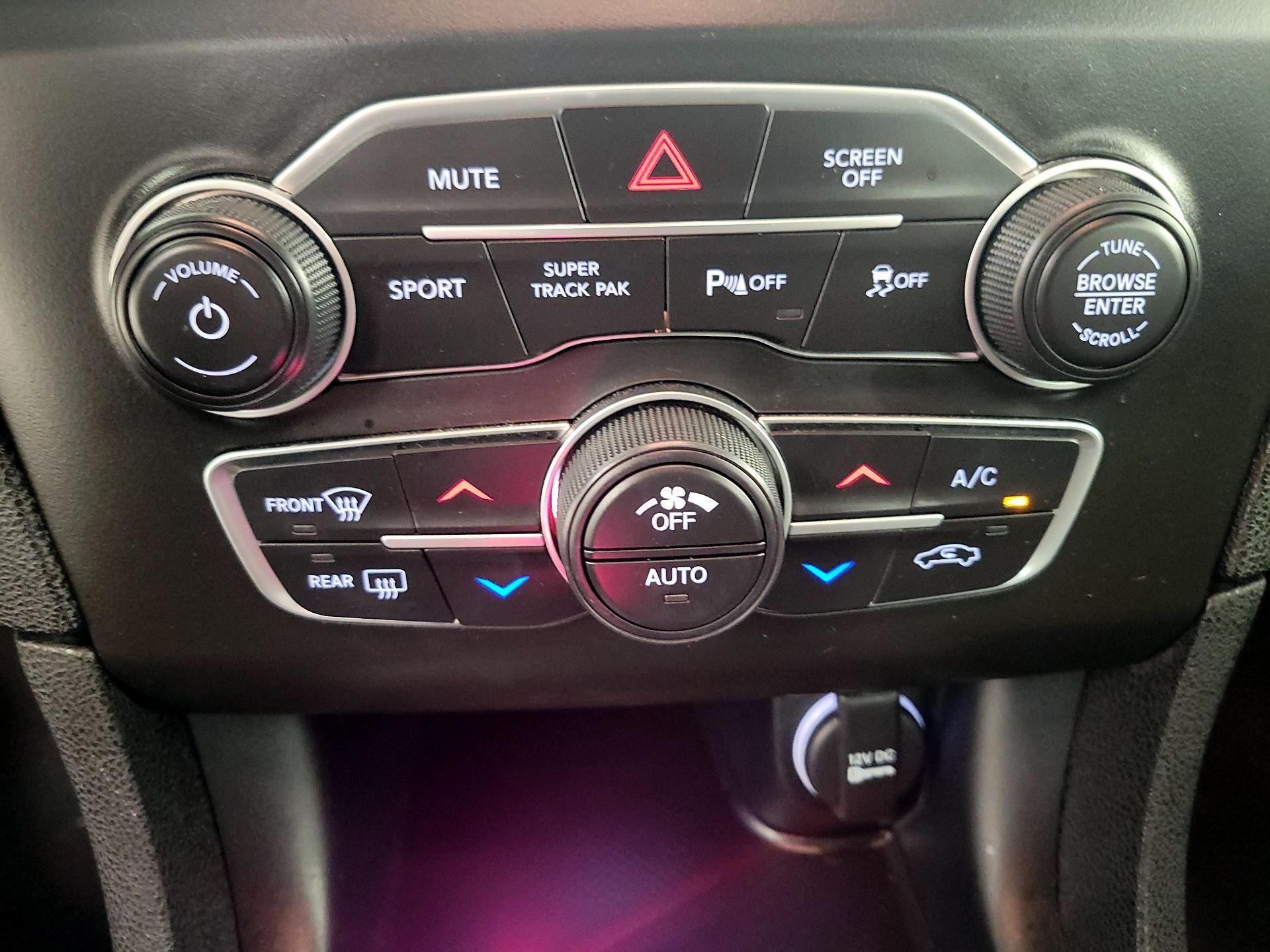 Thumbnail: 2022 Dodge Charger - 17