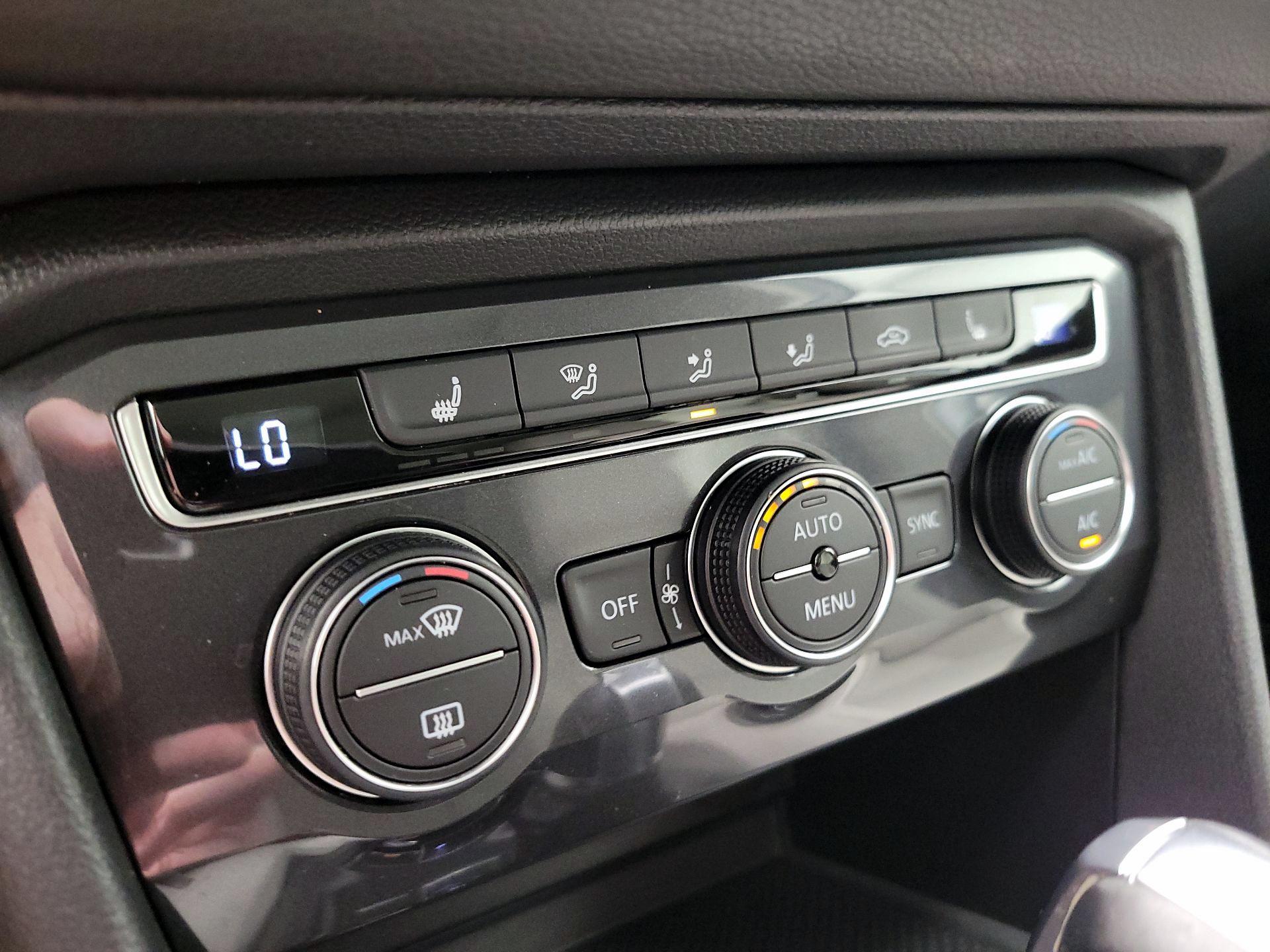 Thumbnail: 2019 Volkswagen Tiguan - 16