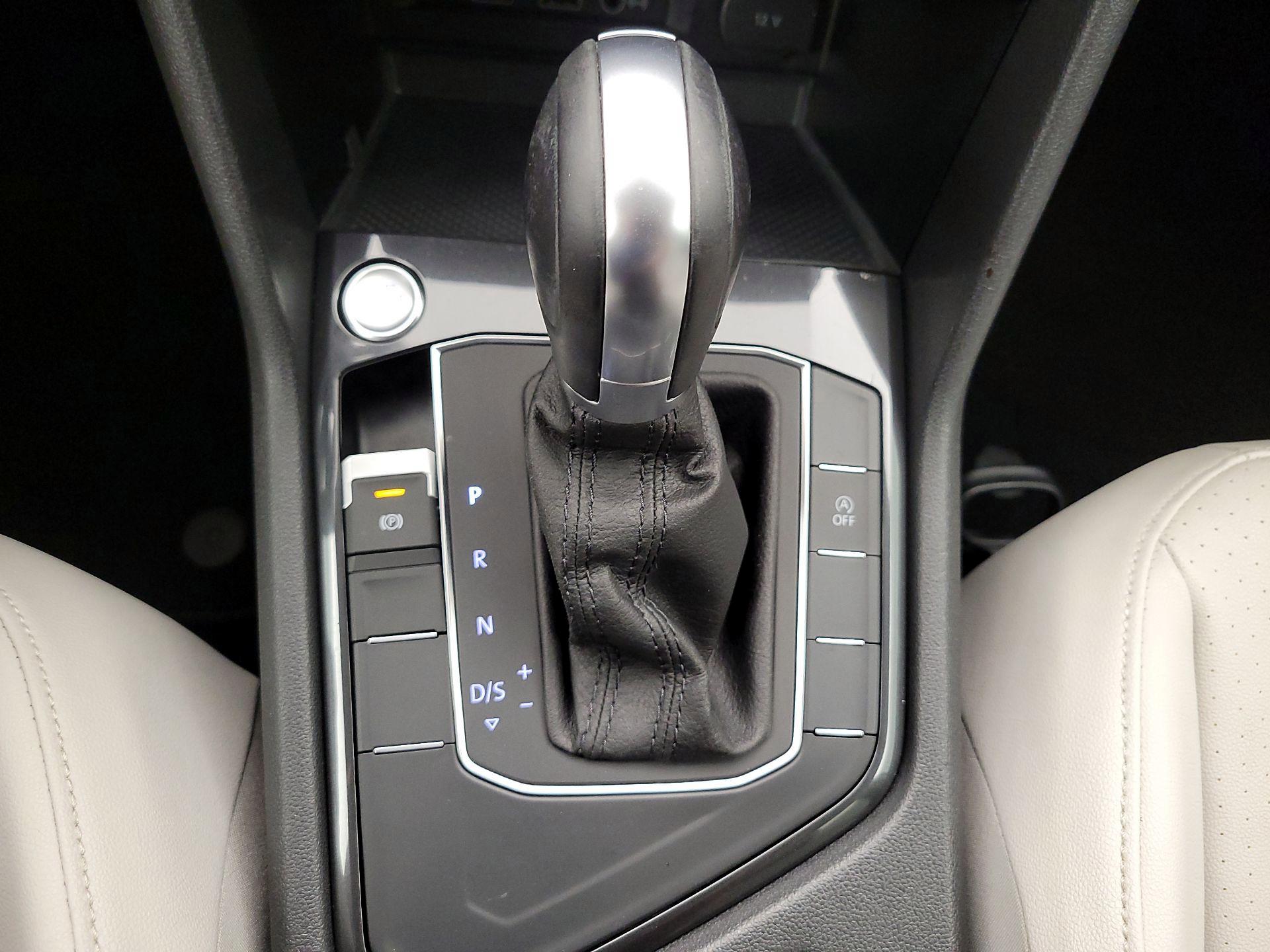 Thumbnail: 2019 Volkswagen Tiguan - 17