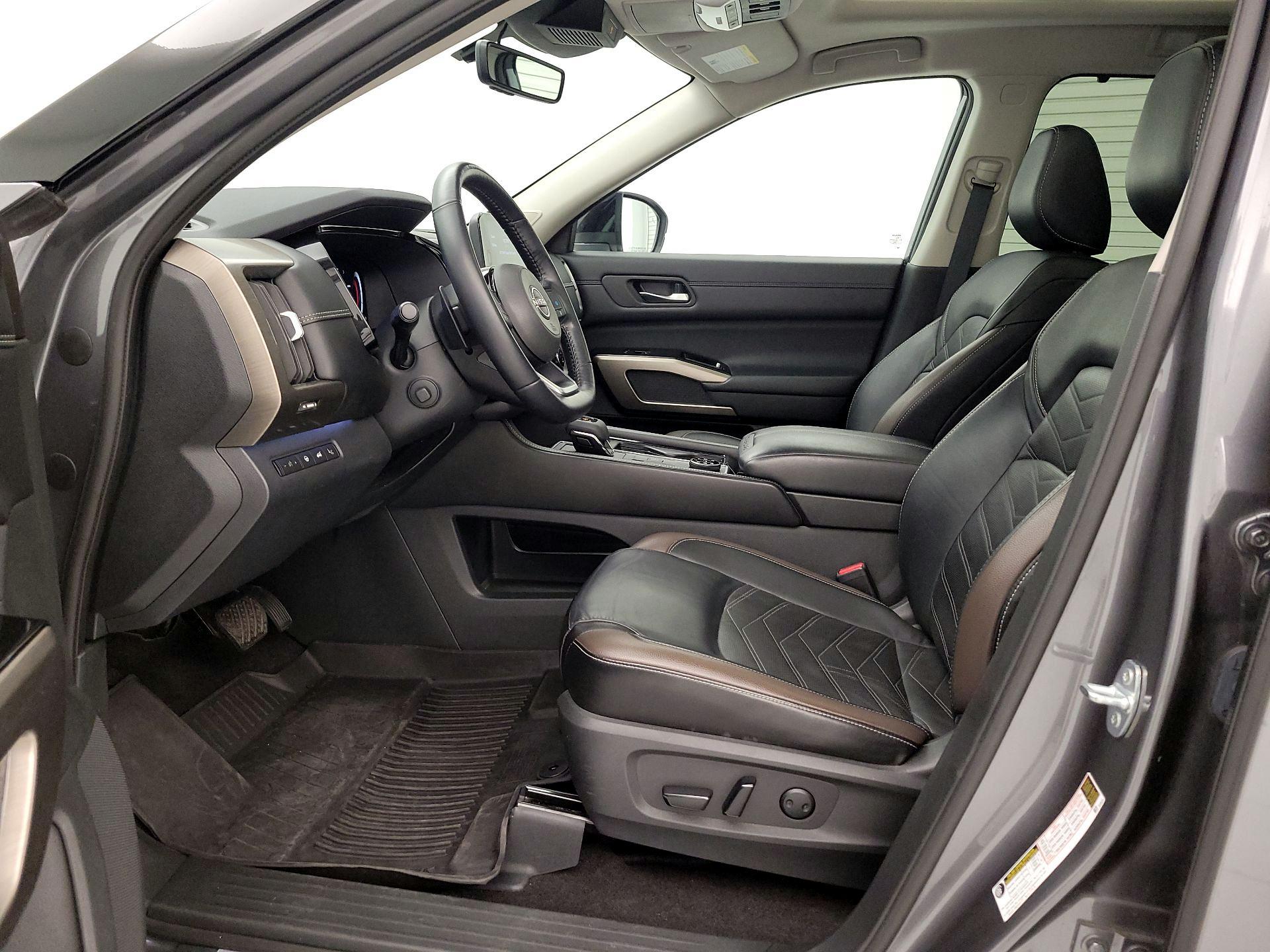 Thumbnail: 2023 Nissan Pathfinder - 11