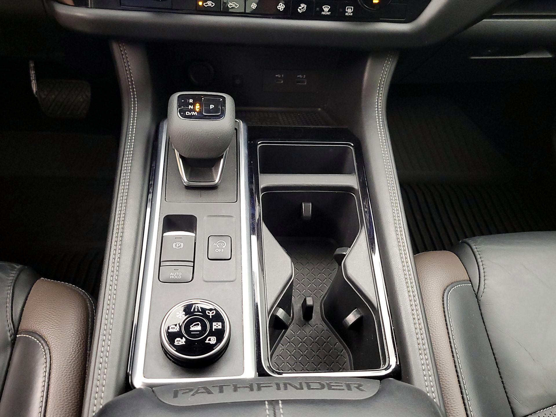 Thumbnail: 2023 Nissan Pathfinder - 18