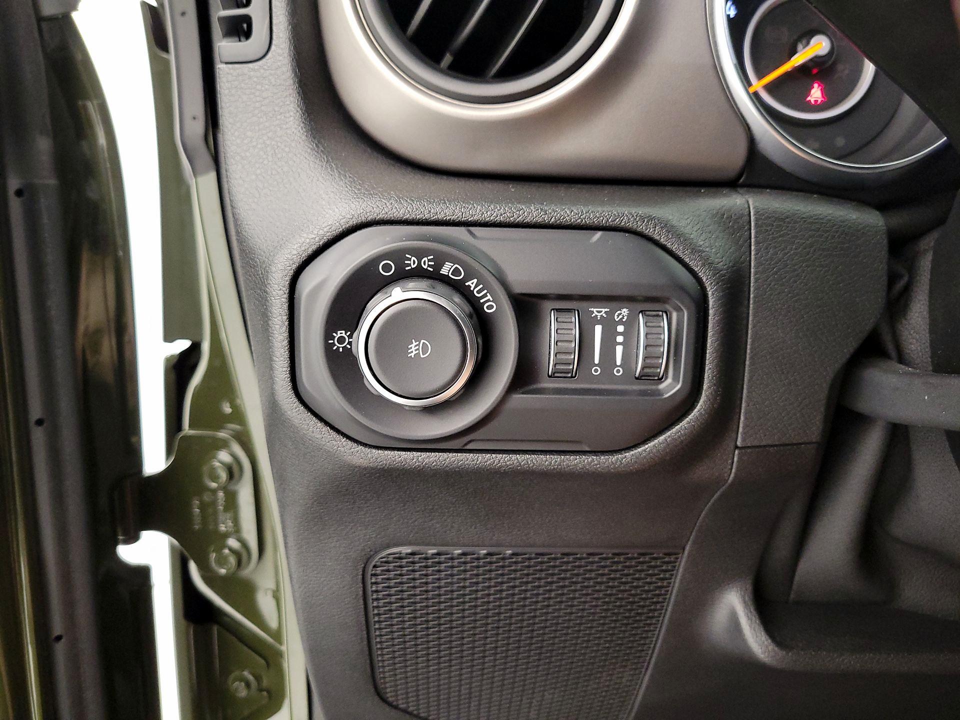 Thumbnail: 2020 Jeep Wrangler - 13