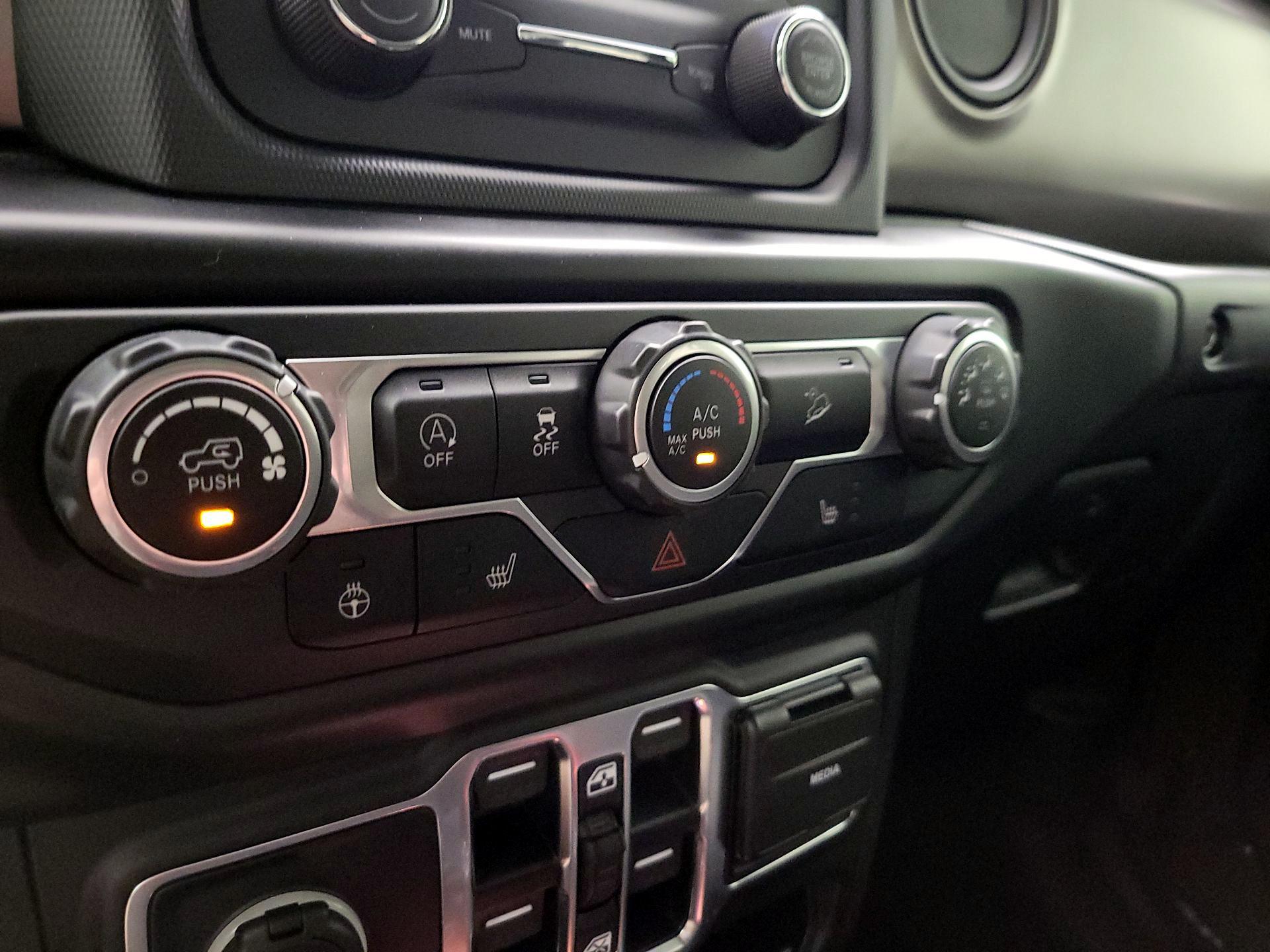 Thumbnail: 2020 Jeep Wrangler - 16