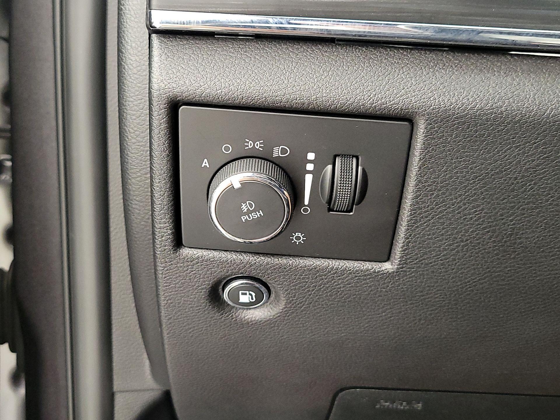 Thumbnail: 2019 Jeep Grand Cherokee - 13