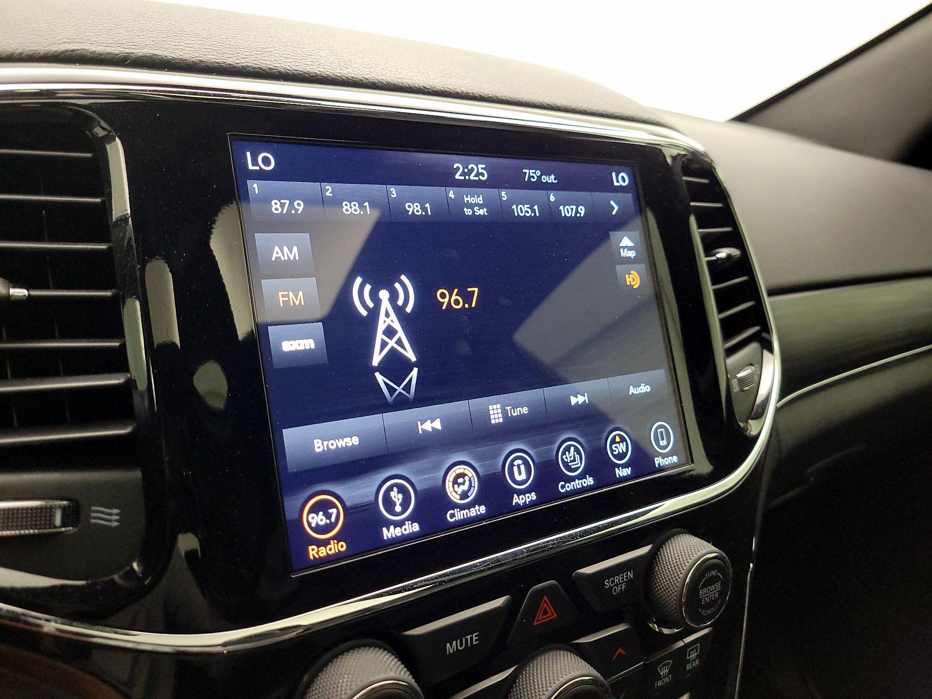 Thumbnail: 2019 Jeep Grand Cherokee - 16