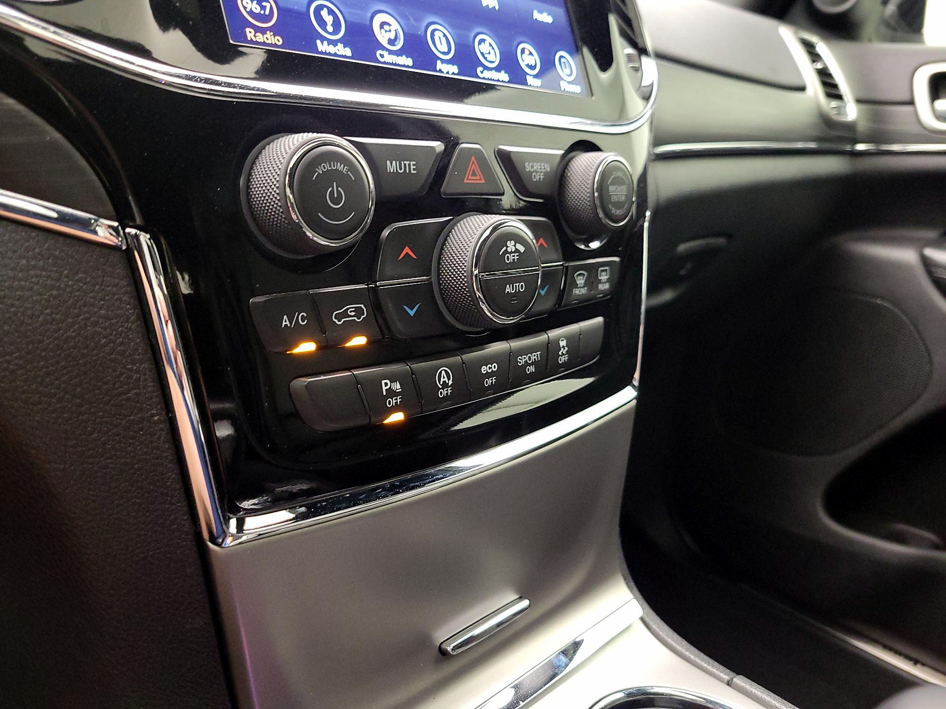 Thumbnail: 2019 Jeep Grand Cherokee - 17