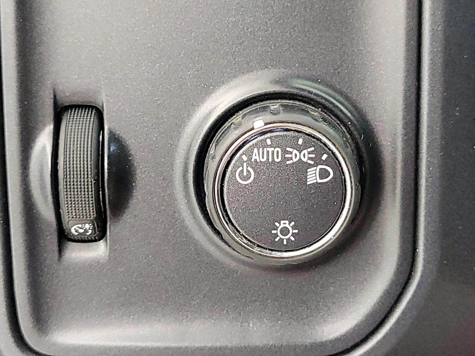 Thumbnail: 2017 Chevrolet Silverado 1500 - 13