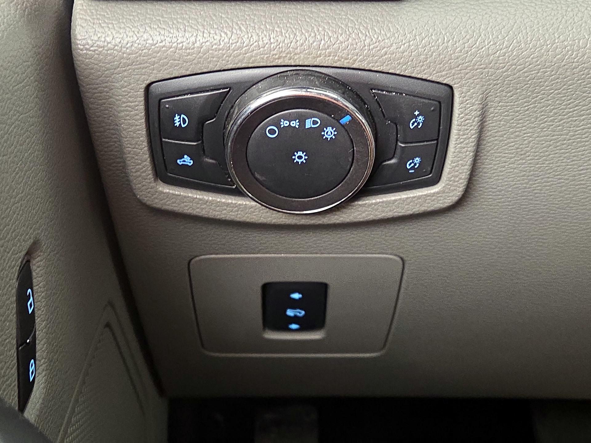 Thumbnail: 2015 Ford F-150 - 13