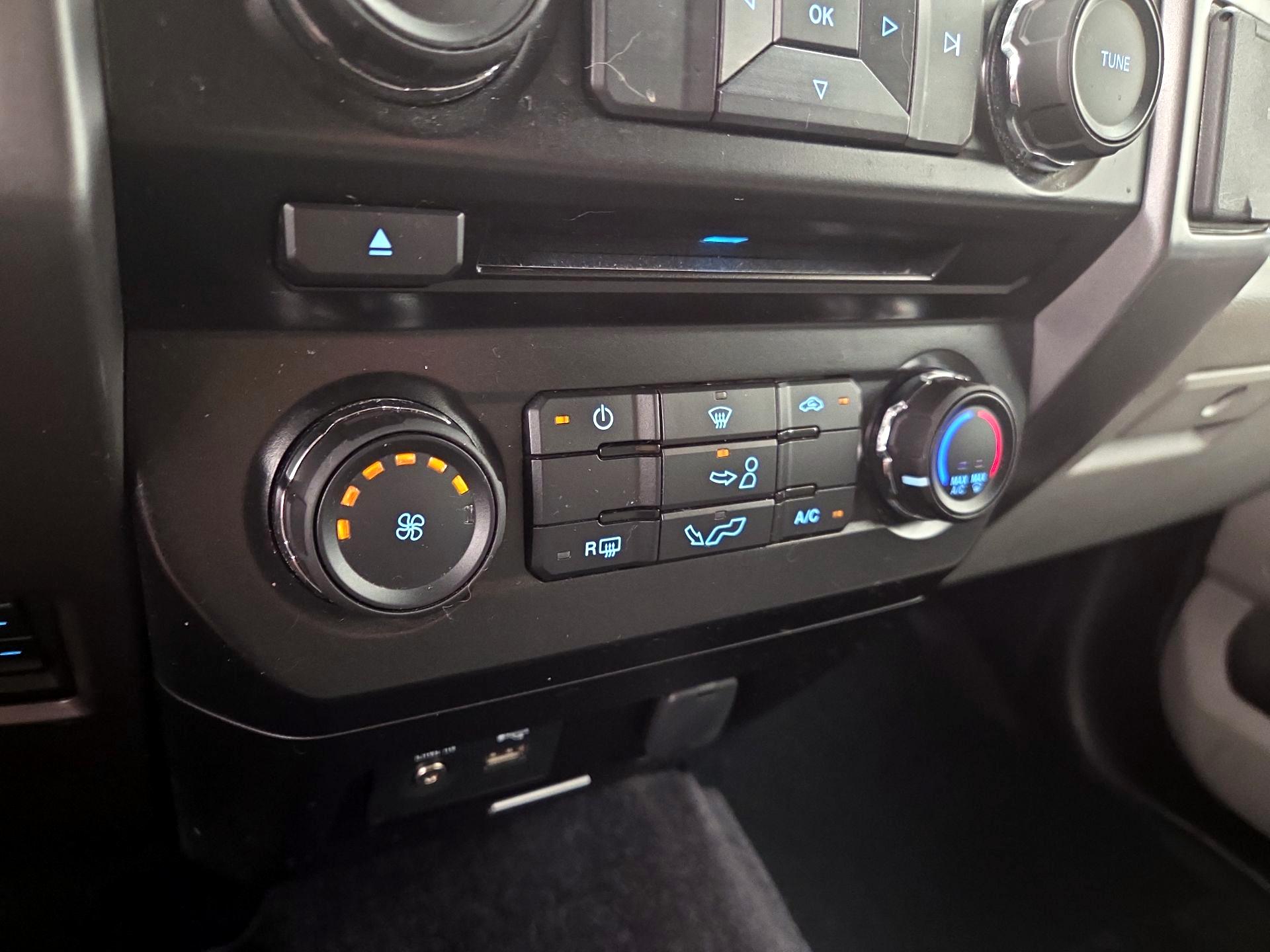 Thumbnail: 2015 Ford F-150 - 16