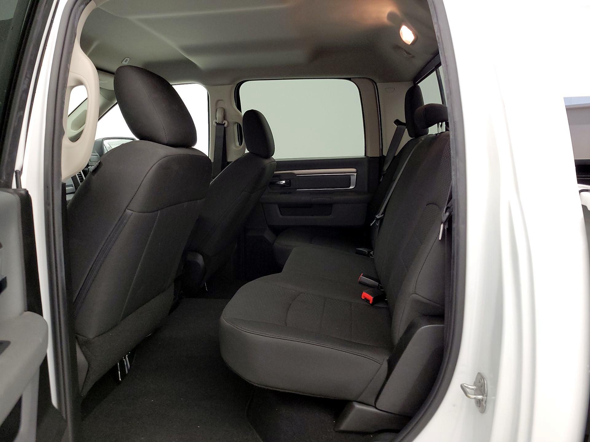 Thumbnail: 2019 RAM 1500 Classic - 19