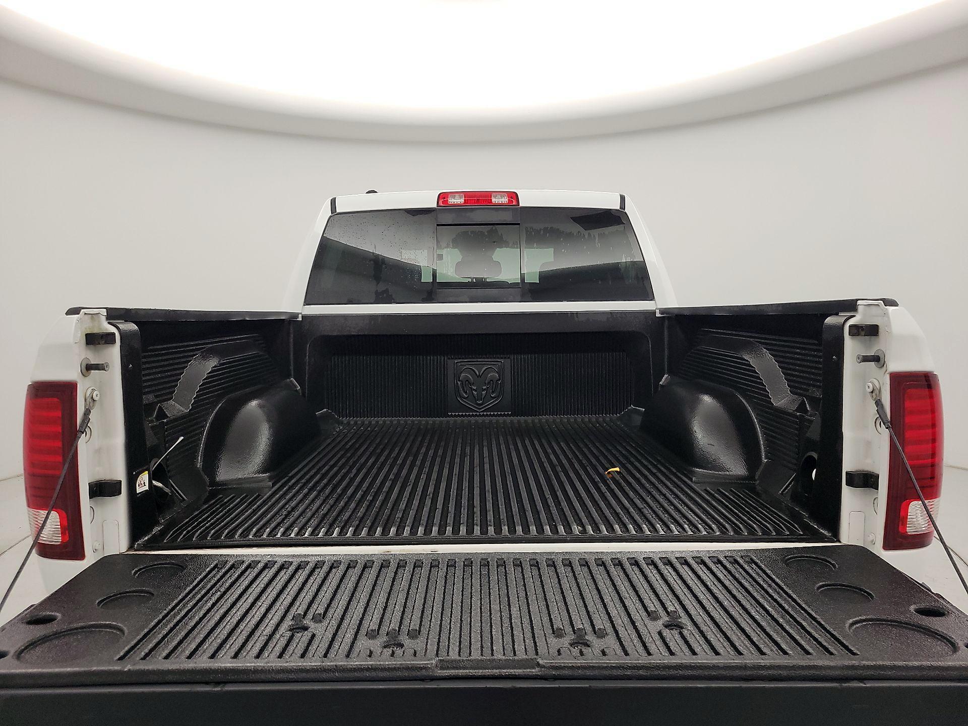 Thumbnail: 2019 RAM 1500 Classic - 20