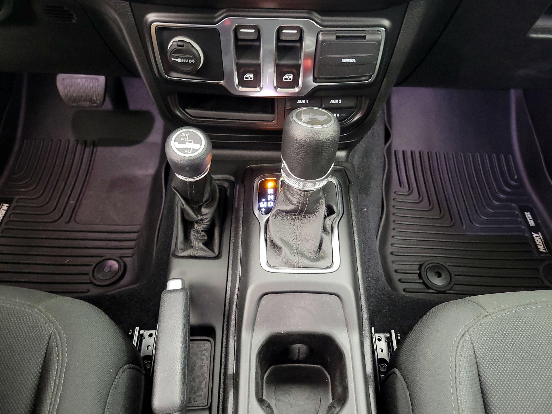 Thumbnail: 2022 Jeep Wrangler - 18