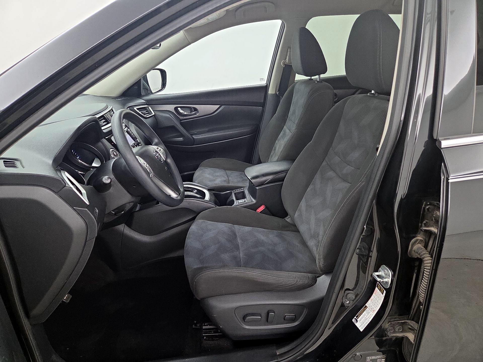 Thumbnail: 2016 Nissan Rogue - 11