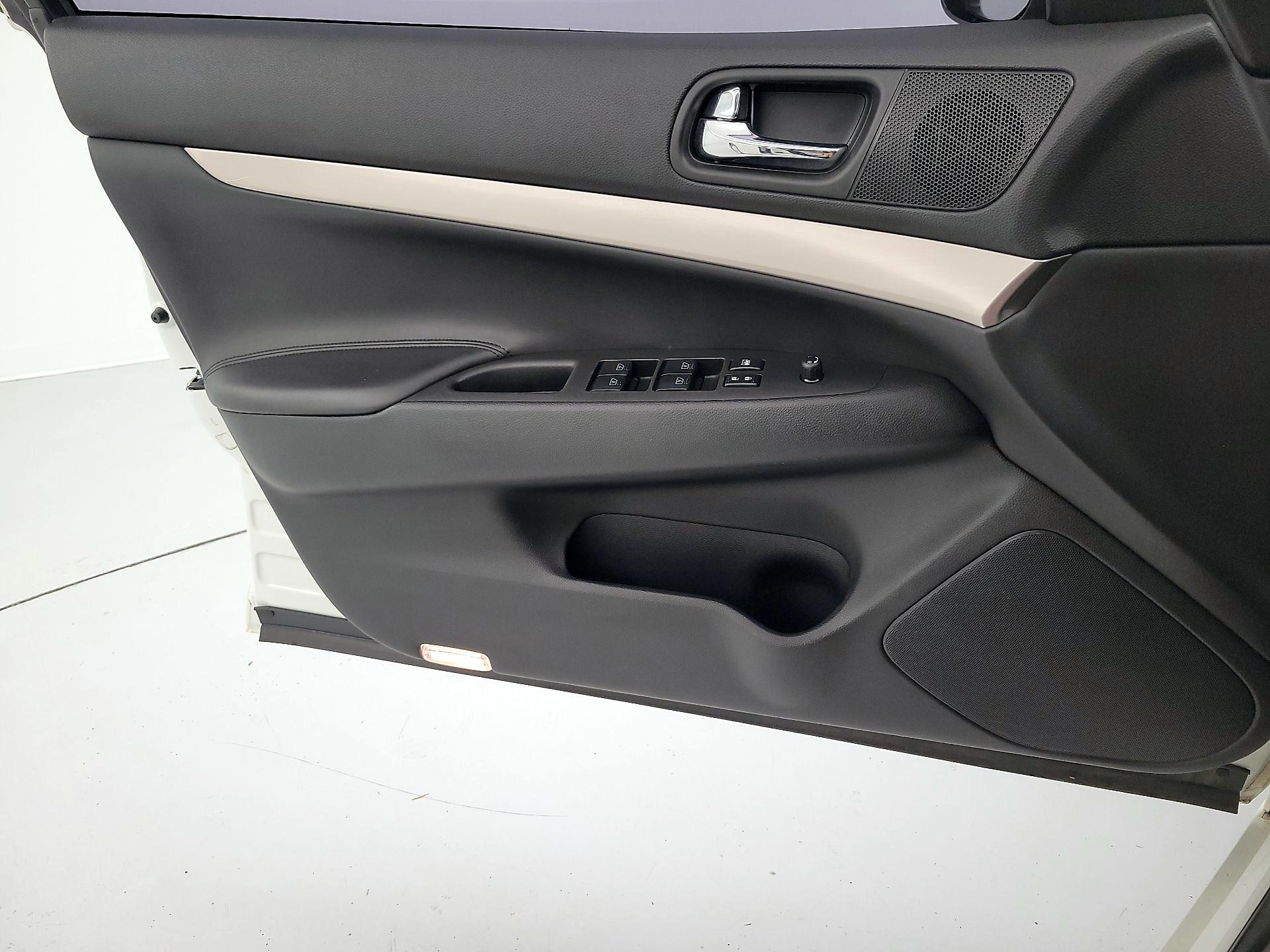 Thumbnail: 2015 INFINITI  - 12