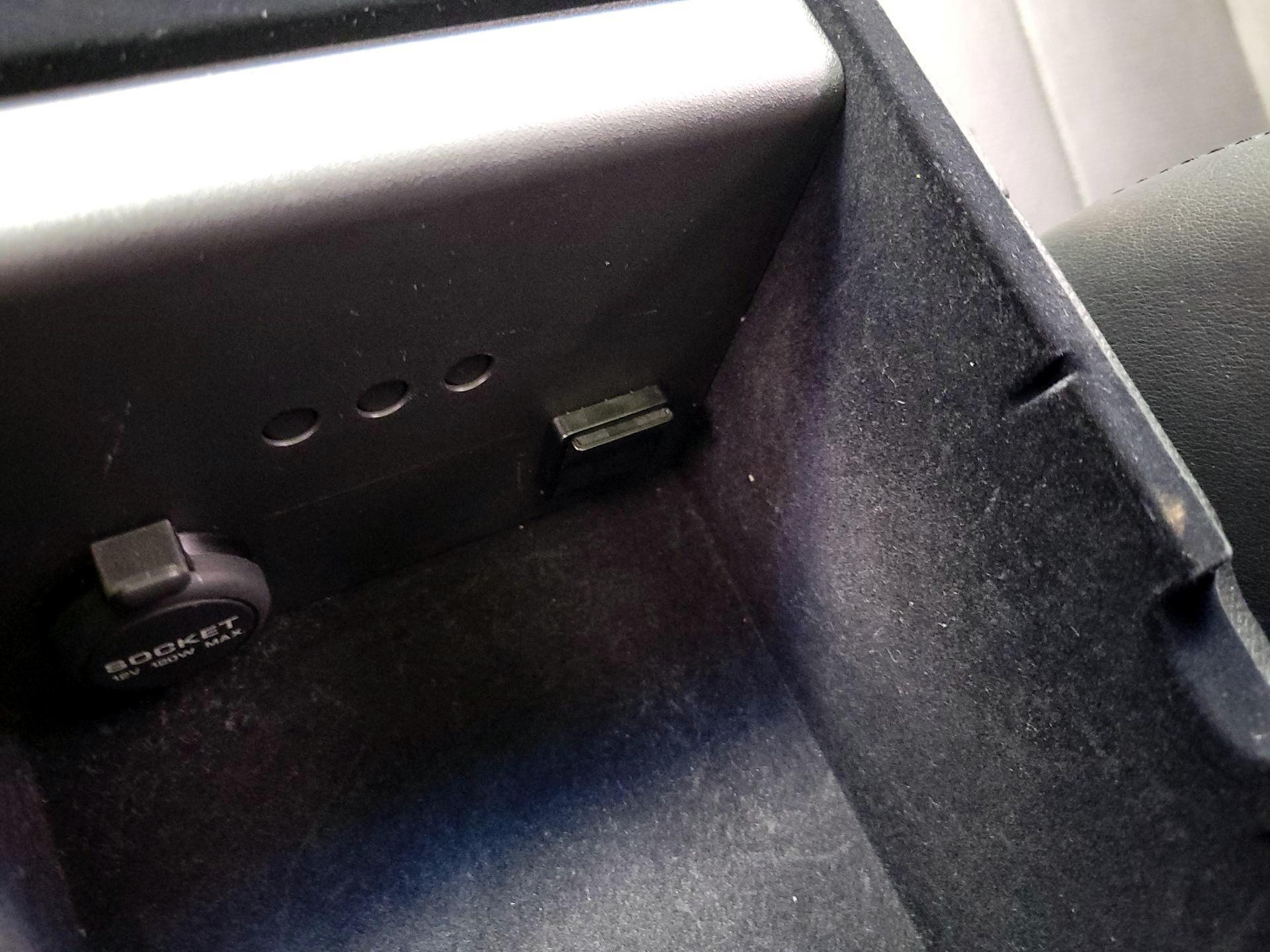 Thumbnail: 2015 INFINITI  - 18