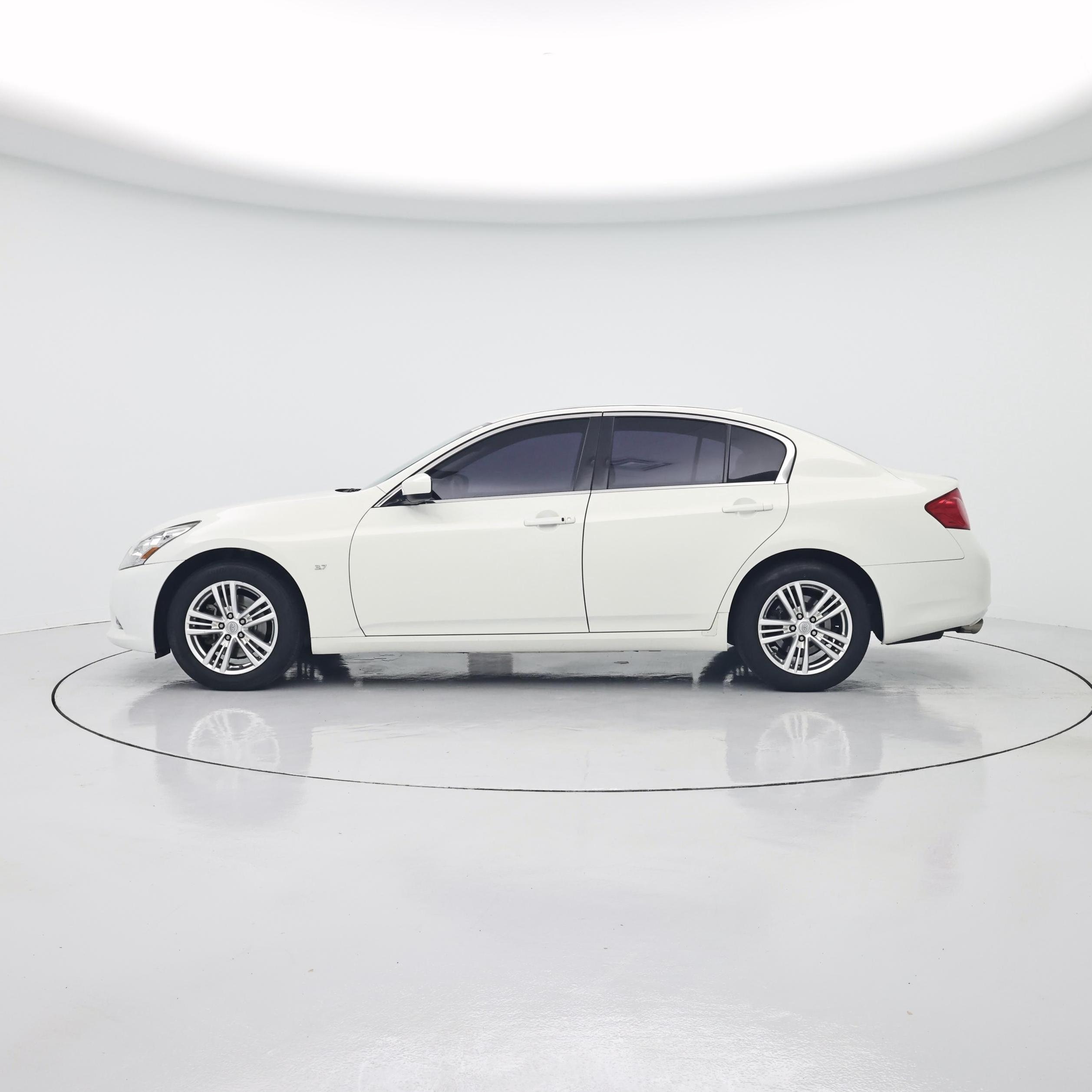 Thumbnail: 2015 INFINITI  - 3