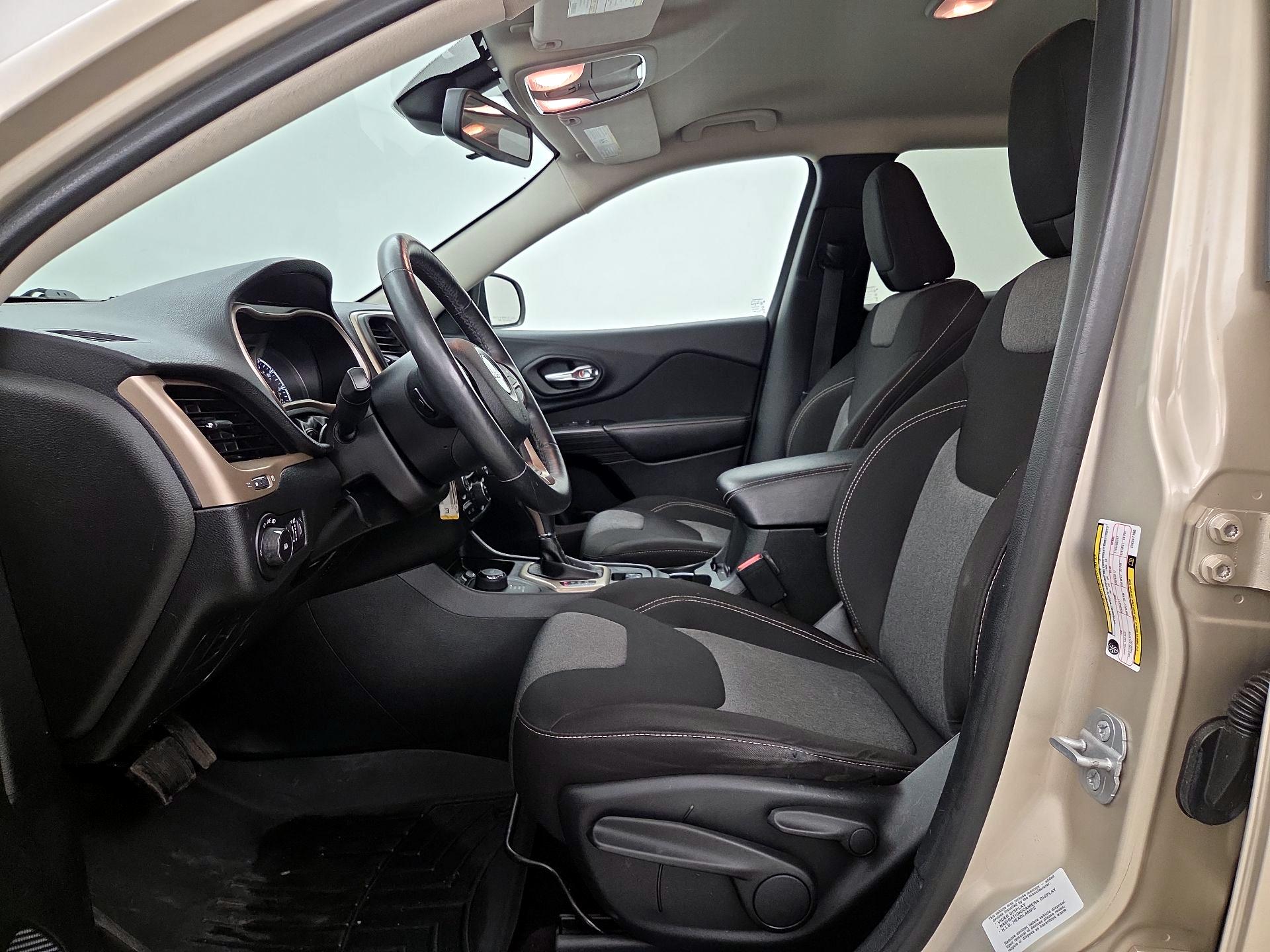 Thumbnail: 2014 Jeep Cherokee - 11