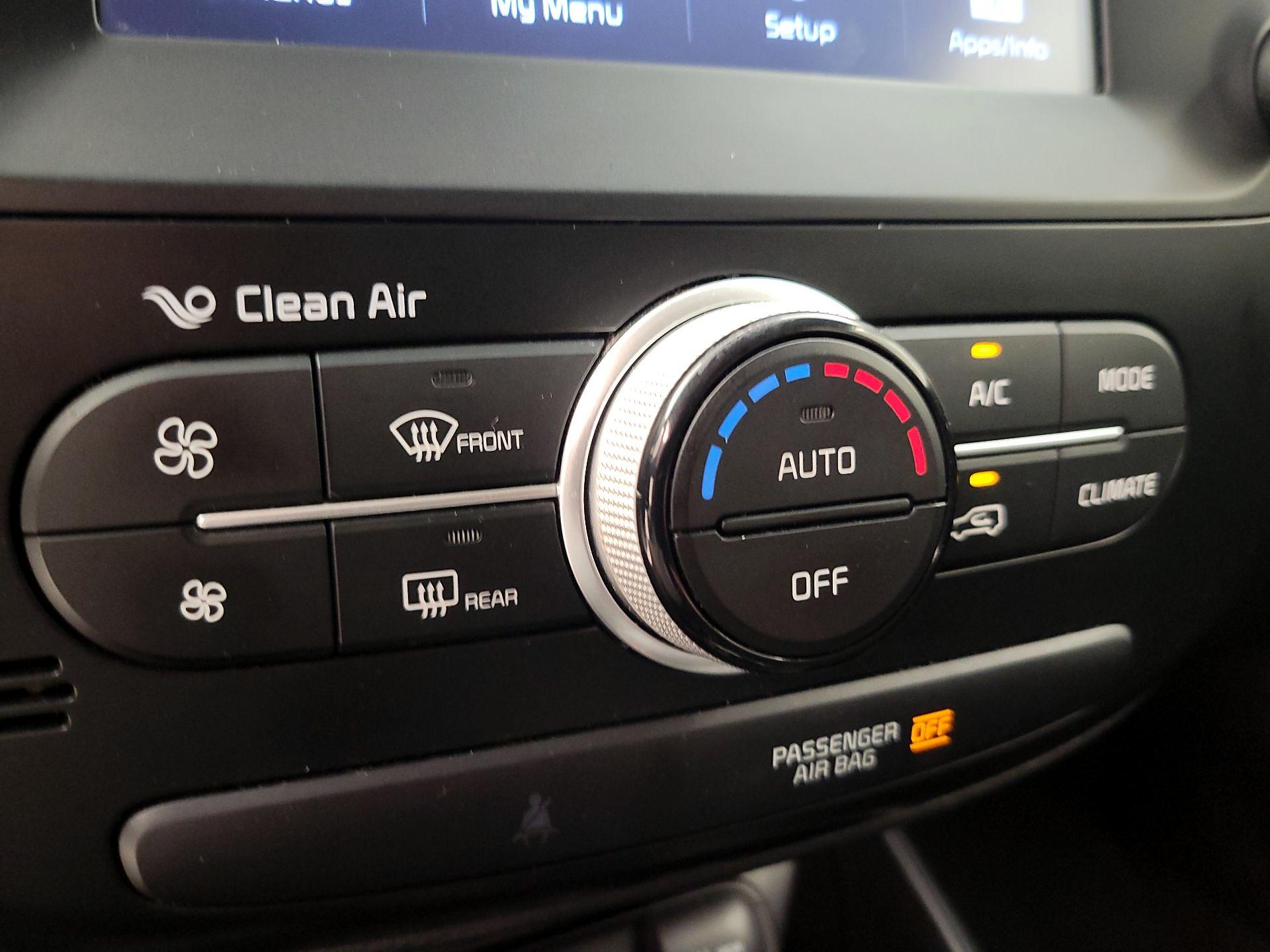 Thumbnail: 2018 Kia Soul - 16