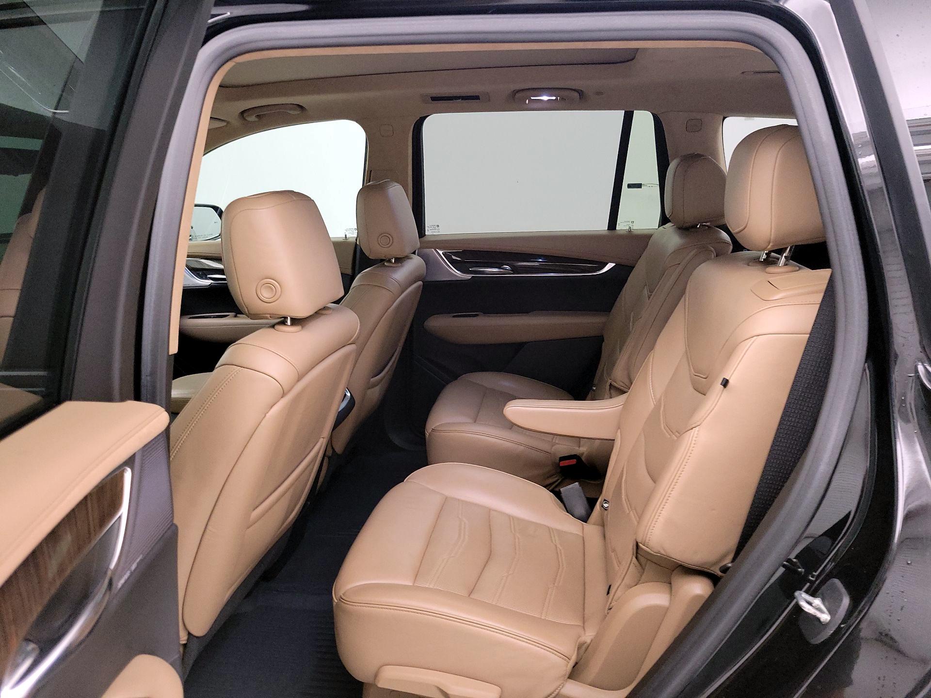 Thumbnail: 2020 Cadillac XT6 - 20