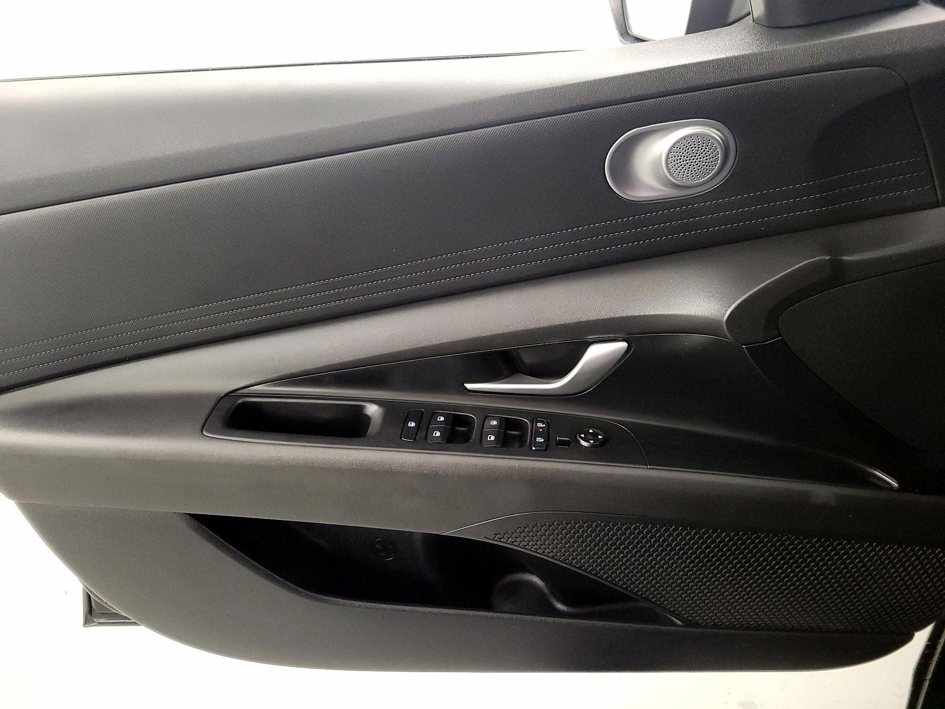 Thumbnail: 2024 Hyundai Elantra - 12