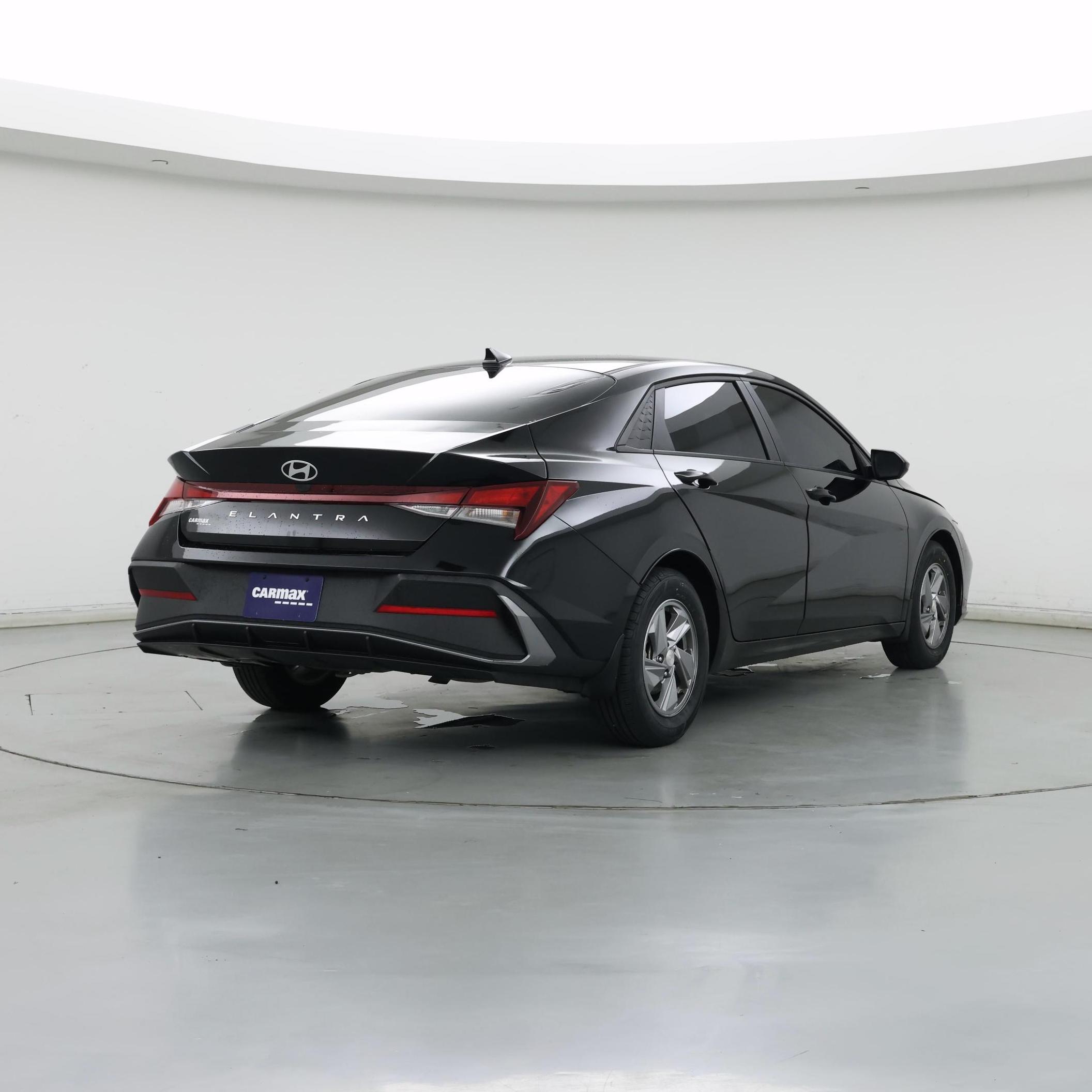 Thumbnail: 2024 Hyundai Elantra - 8