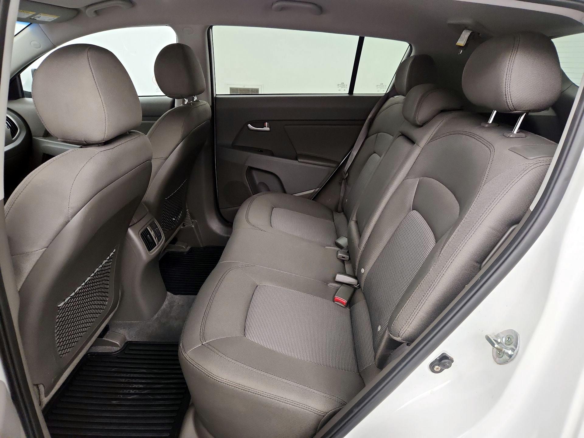 Thumbnail: 2016 Kia Sportage - 18