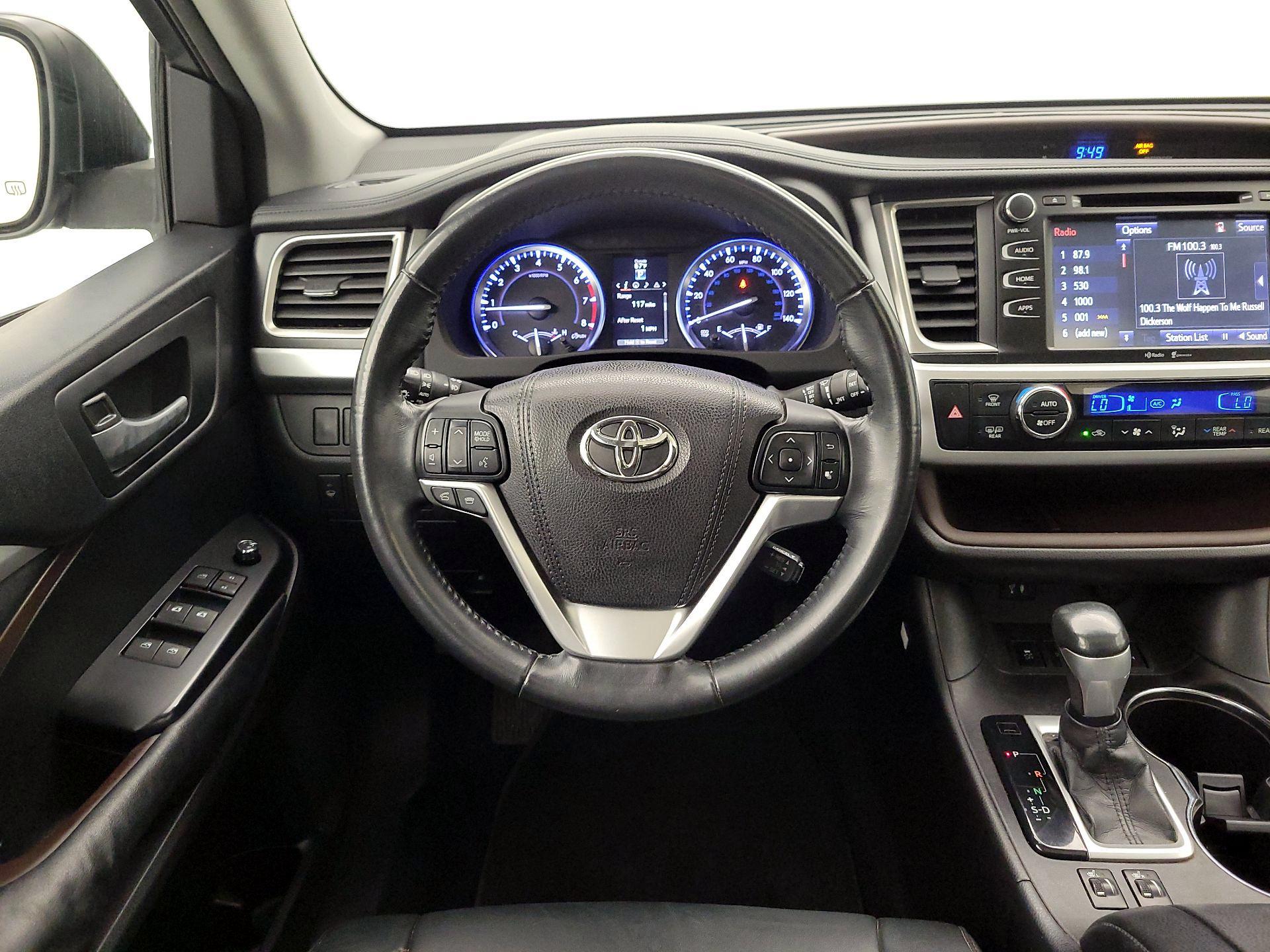Thumbnail: 2015 Toyota Highlander - 10
