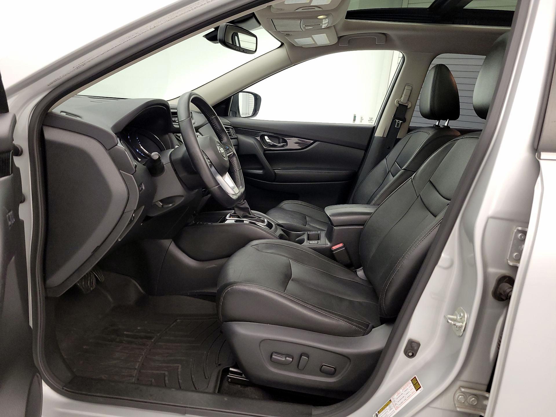 Thumbnail: 2019 Nissan Rogue - 11