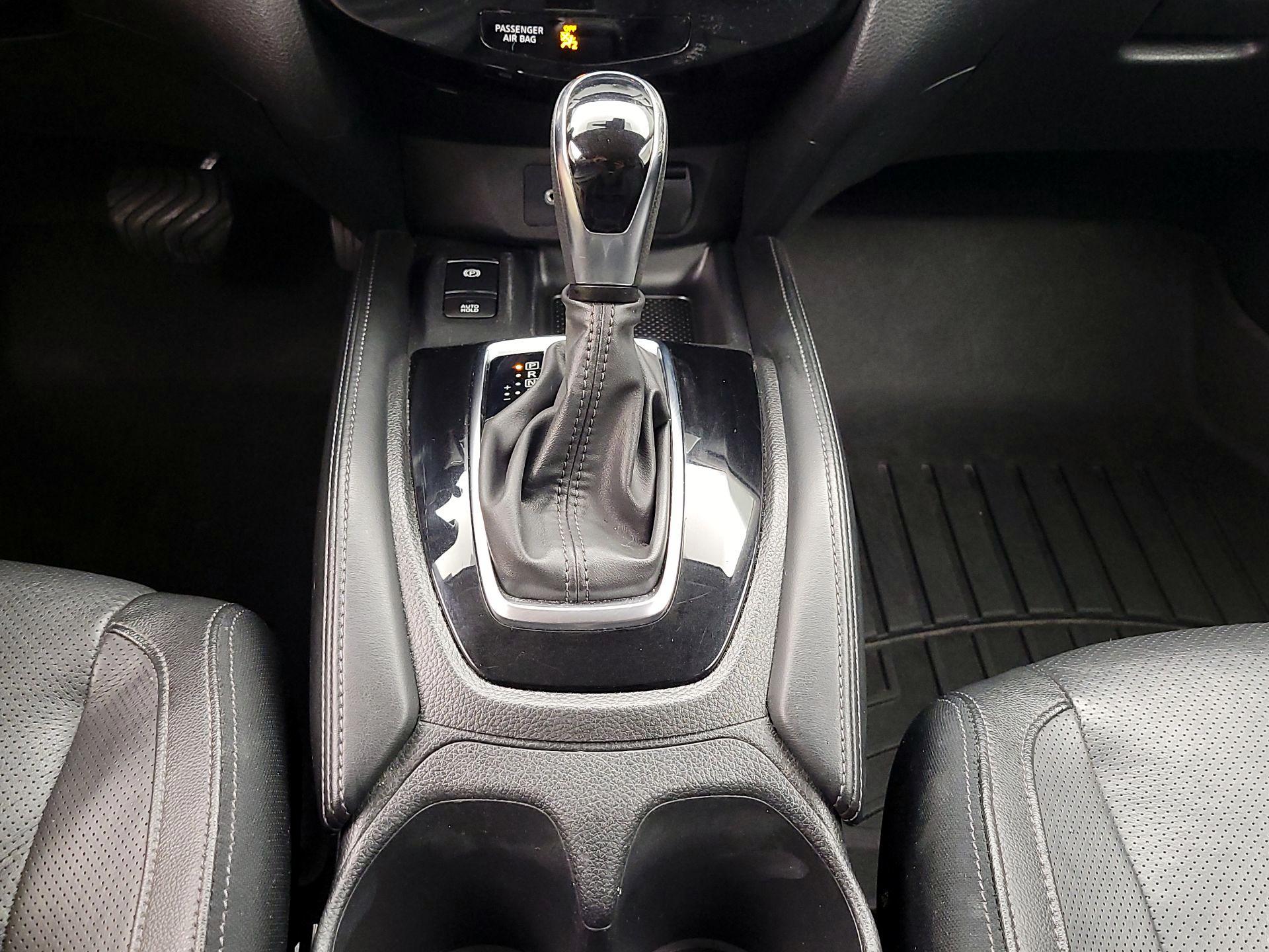 Thumbnail: 2019 Nissan Rogue - 18