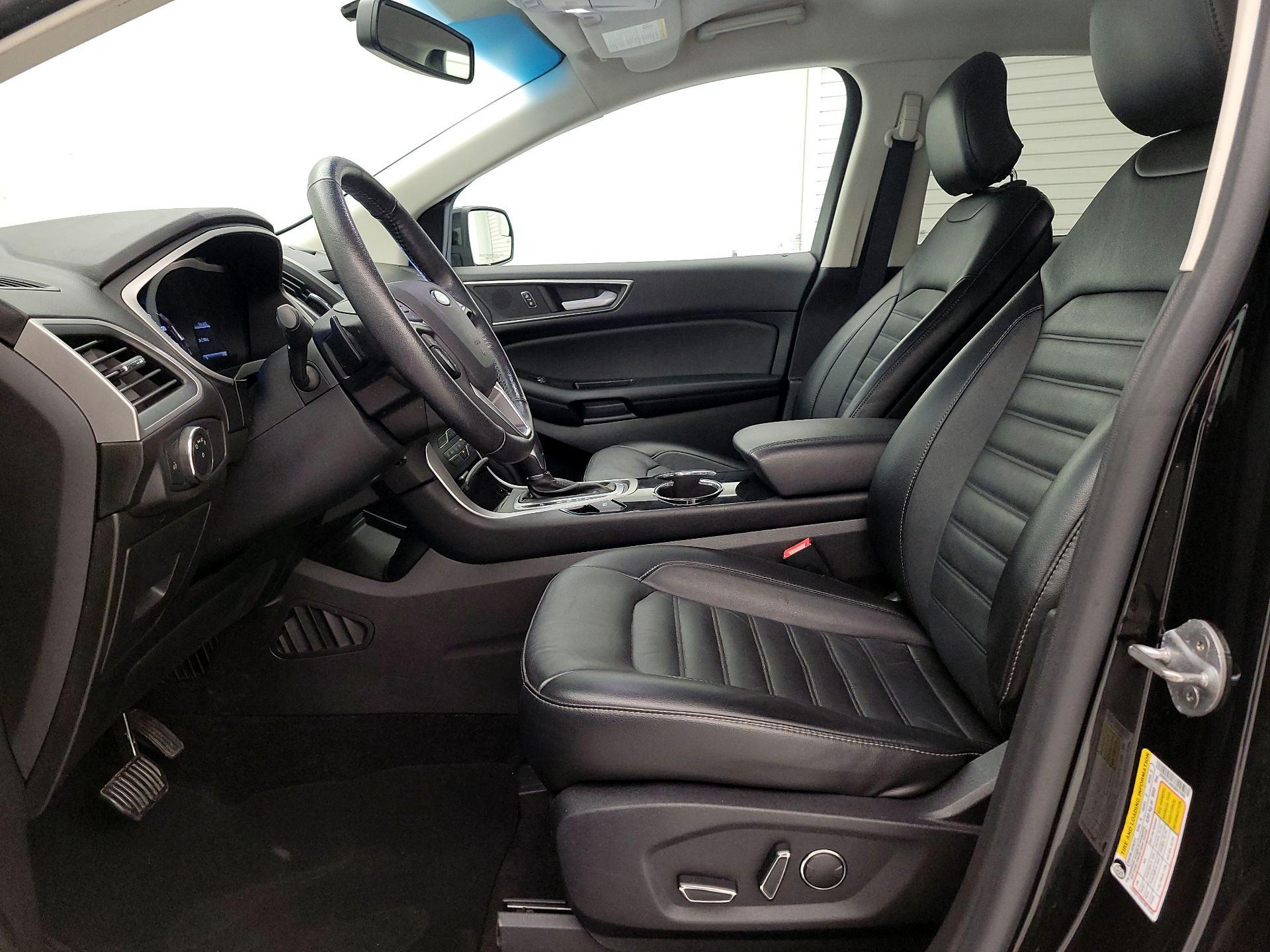 Thumbnail: 2016 Ford Edge - 11