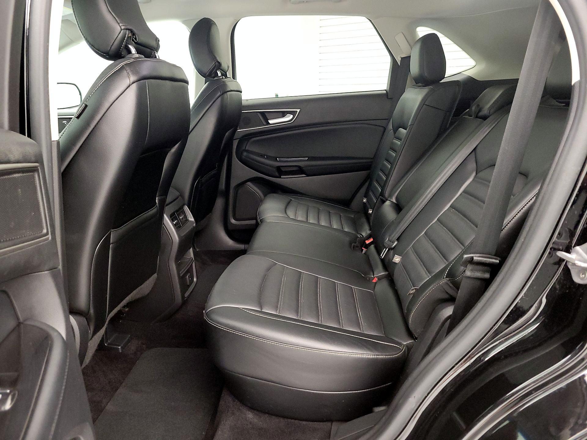 Thumbnail: 2016 Ford Edge - 19