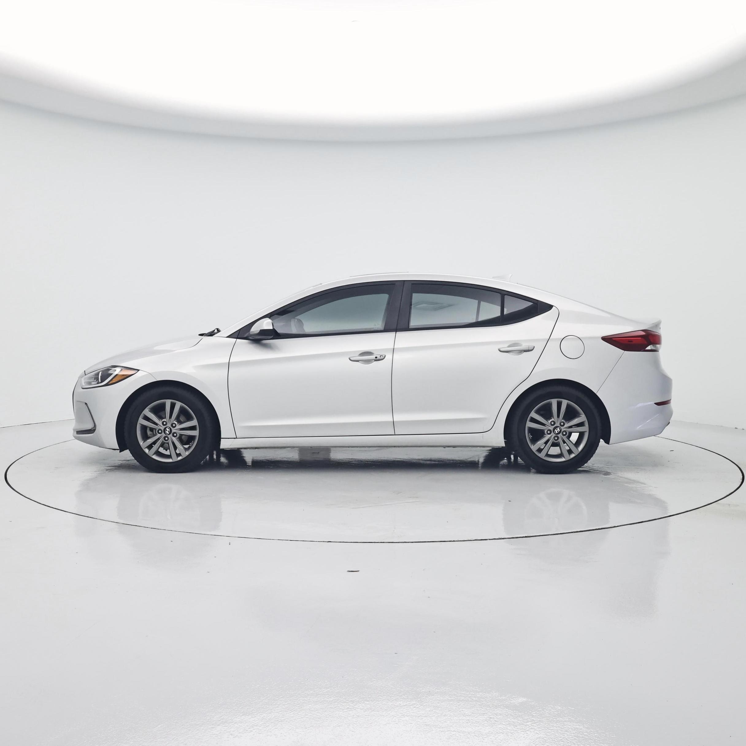 Thumbnail: 2017 Hyundai Elantra - 3