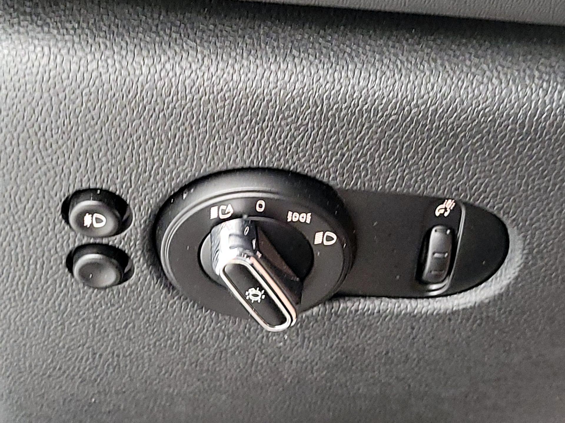 Thumbnail: 2020 MINI Cooper Hardtop - 13