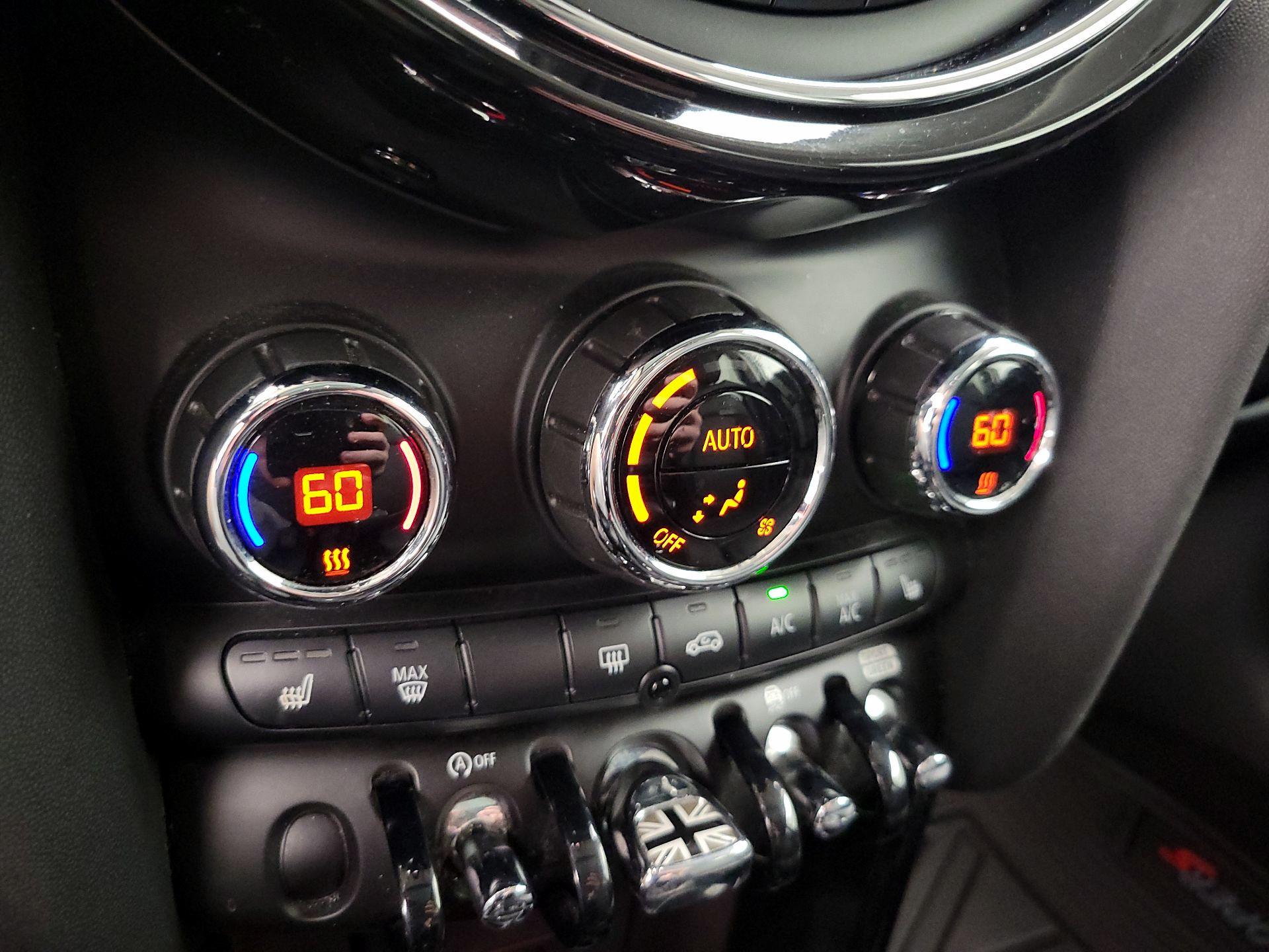 Thumbnail: 2020 MINI Cooper Hardtop - 16